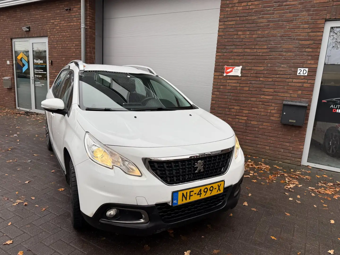 Peugeot 2008 1.2 PureTech Blue Lion|AIRCO|NIEUWE APK|NAVI Wit - 2