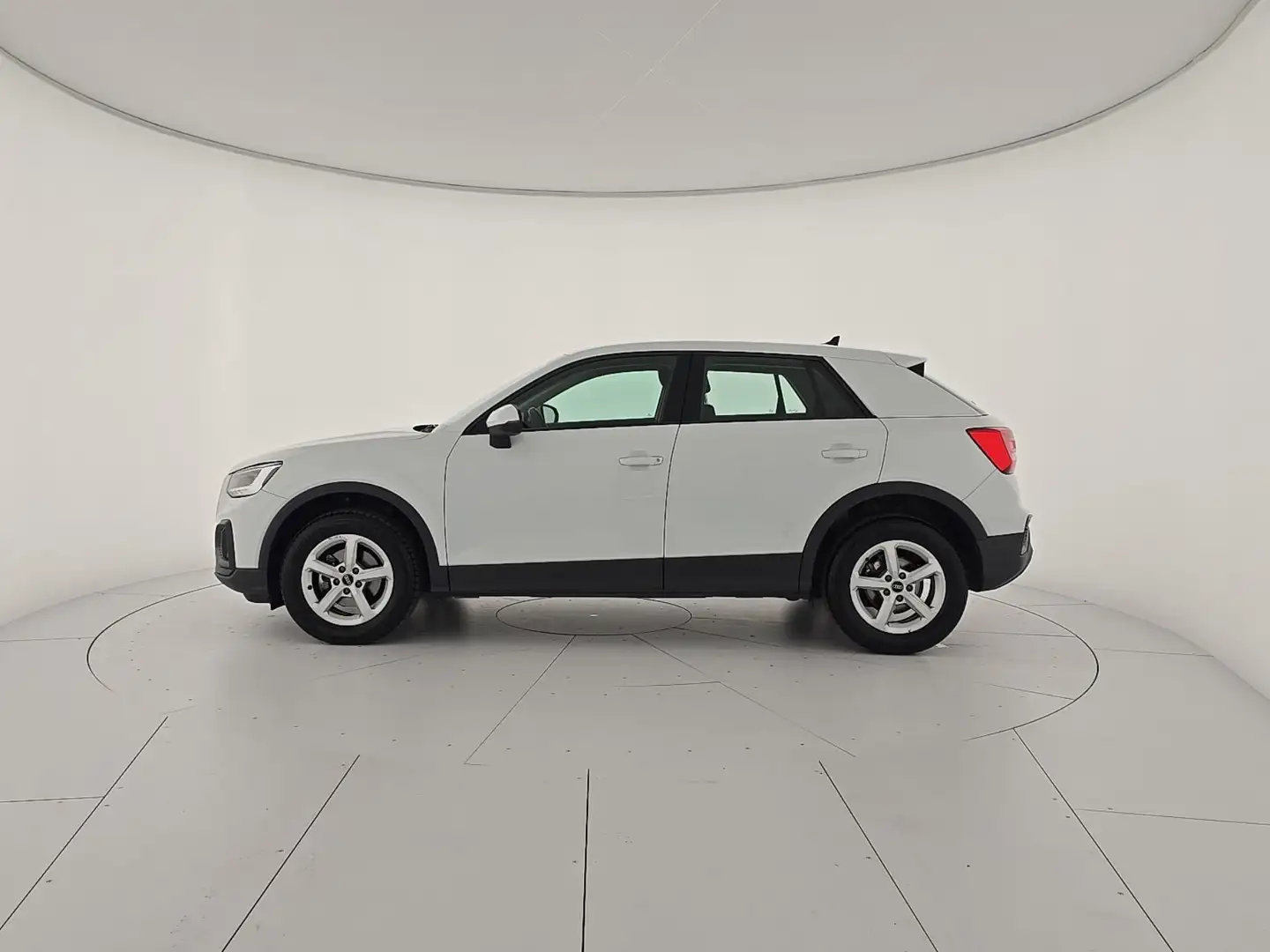 Audi Q2 30 TDI S tronic Business Bianco - 2