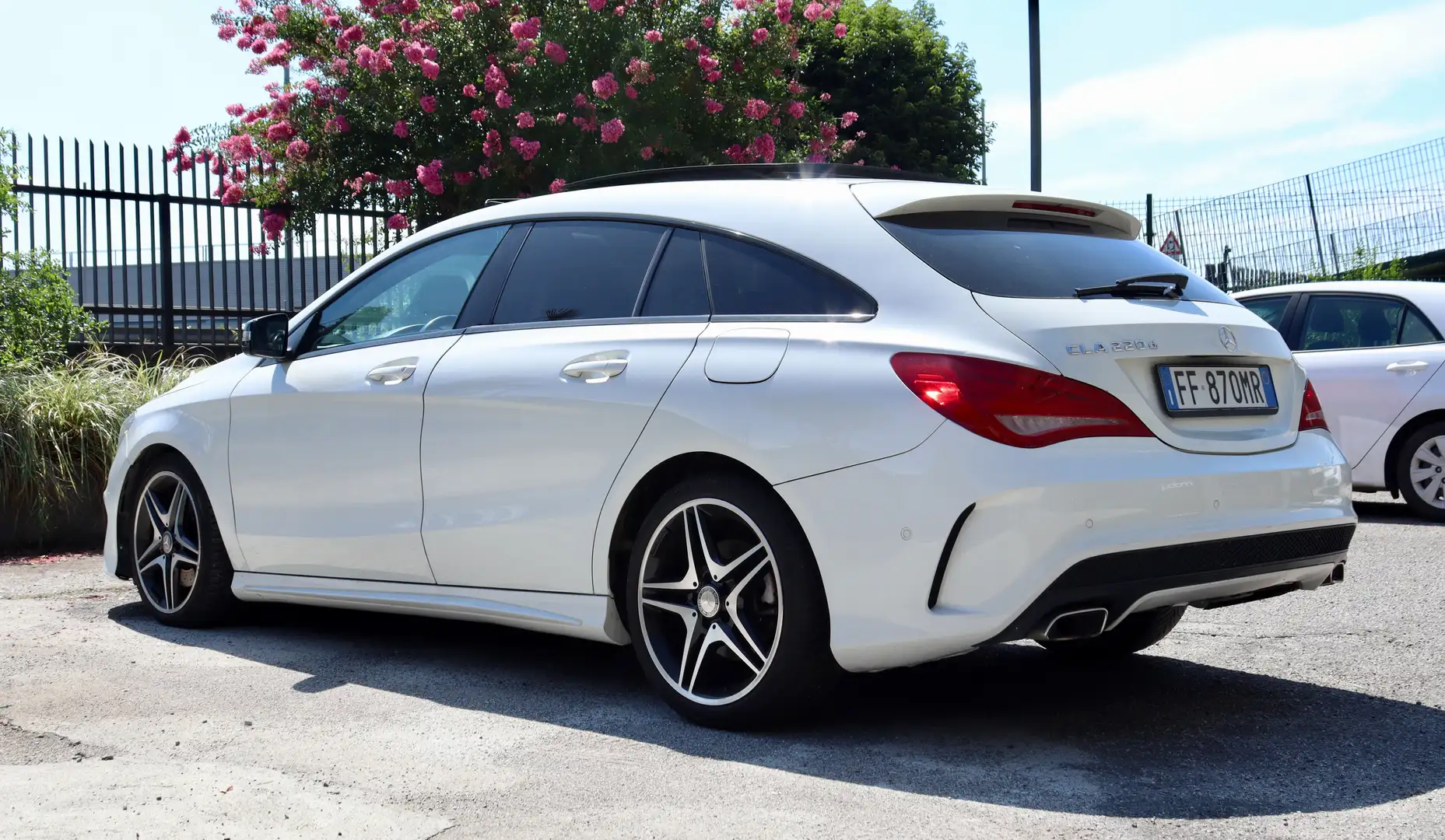 Mercedes-Benz CLA 220 CLA Shooting Brake -X117 d Premium Dark Night auto Blanc - 2
