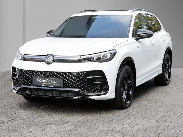 Volkswagen Tiguan view 2