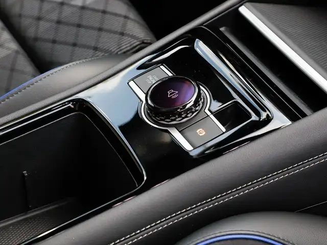 Volkswagen Tiguan view 12