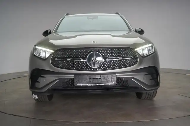 Mercedes-Benz GLC view 2