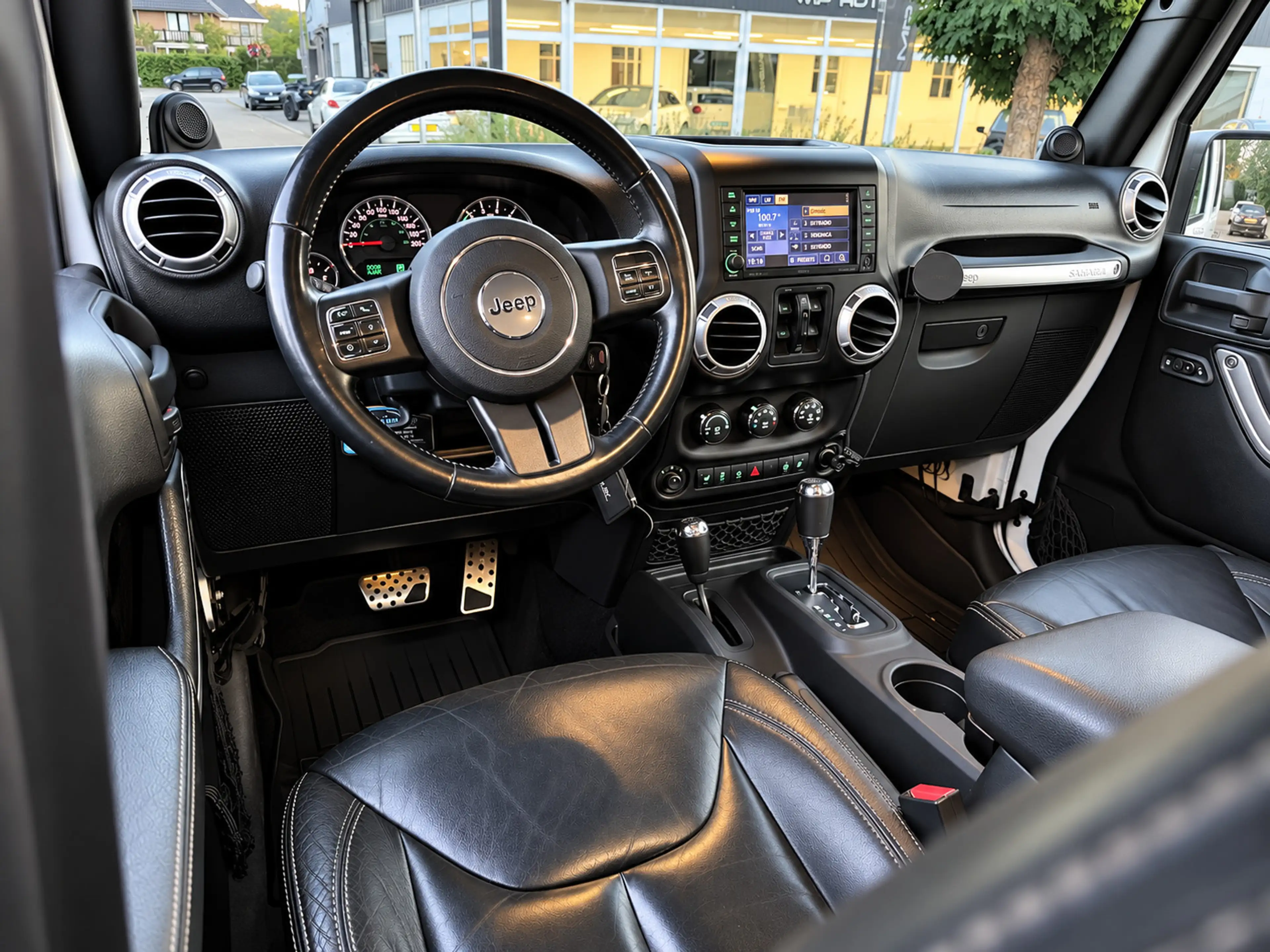 Jeep Wrangler Unlimited 3.6 Sahara|AUT|LEDER|TREKHAAK|HARDTOP|ST — photo 2