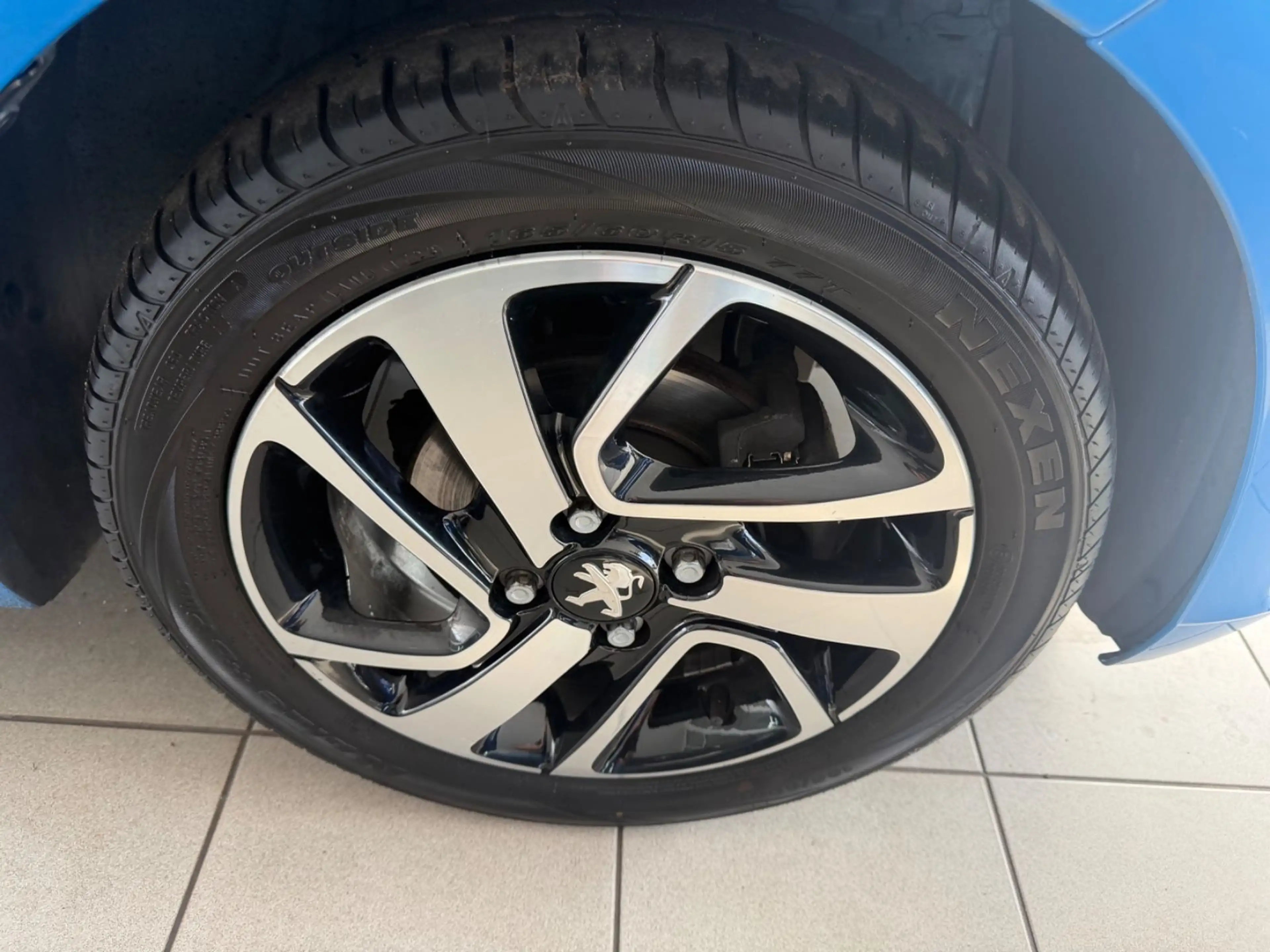 Peugeot 108 TOP Allure Scheckheft/Faltdach/ZR.Neu/Kamera — photo 10