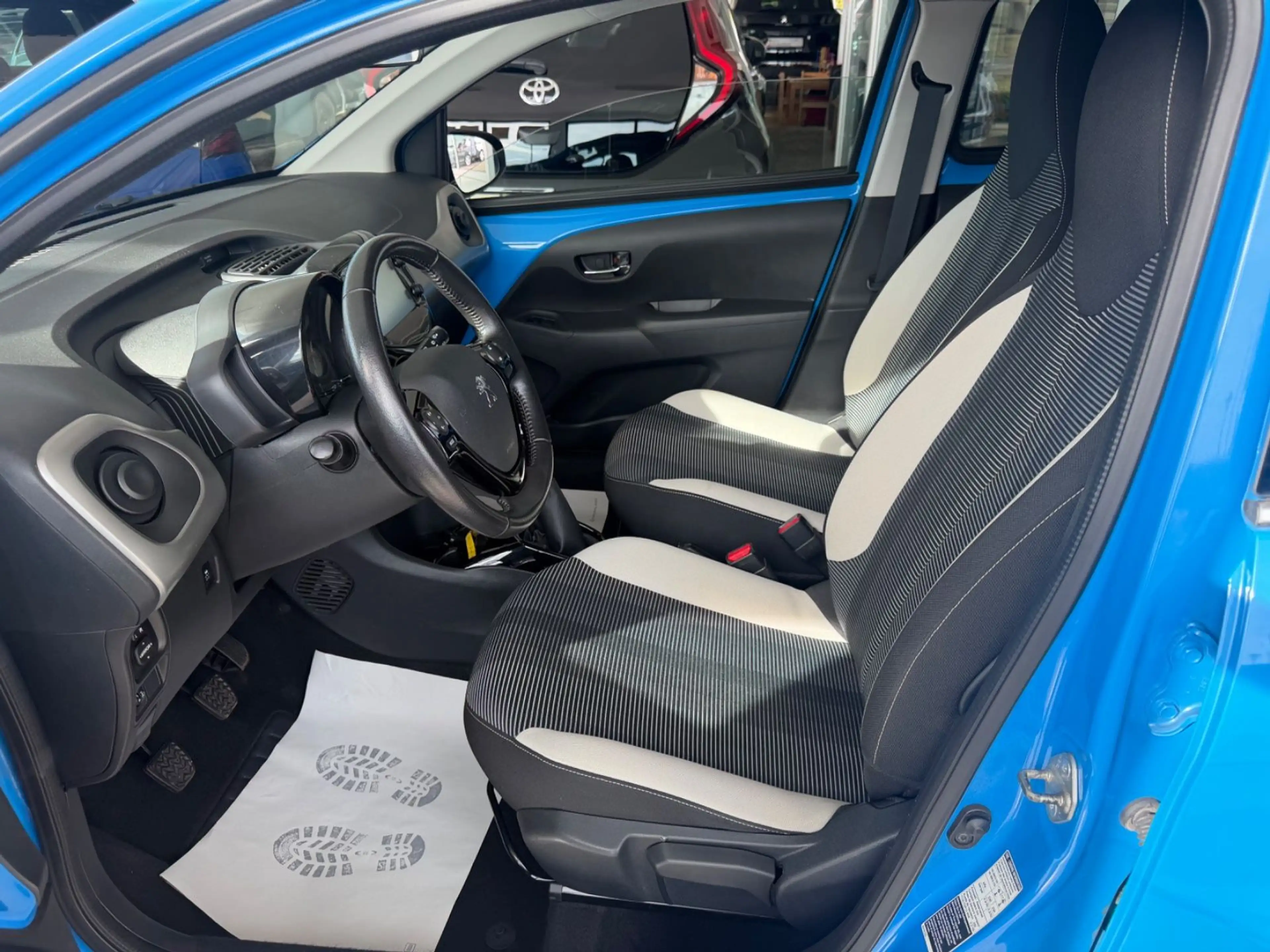 Peugeot 108 TOP Allure Scheckheft/Faltdach/ZR.Neu/Kamera — photo 15