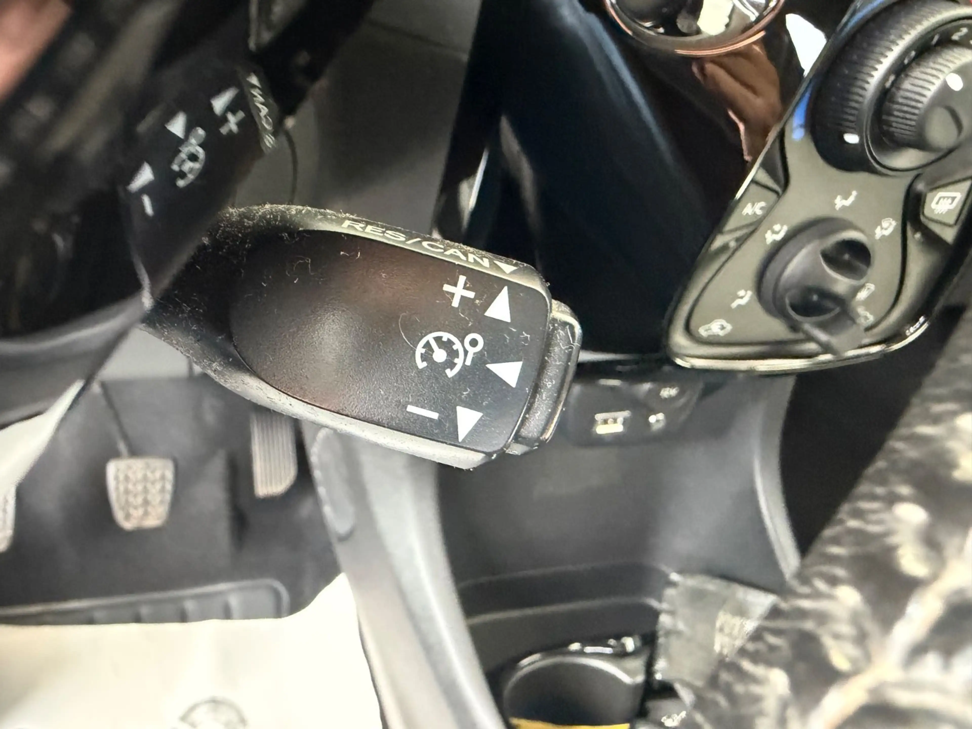 Peugeot 108 TOP Allure Scheckheft/Faltdach/ZR.Neu/Kamera — photo 13