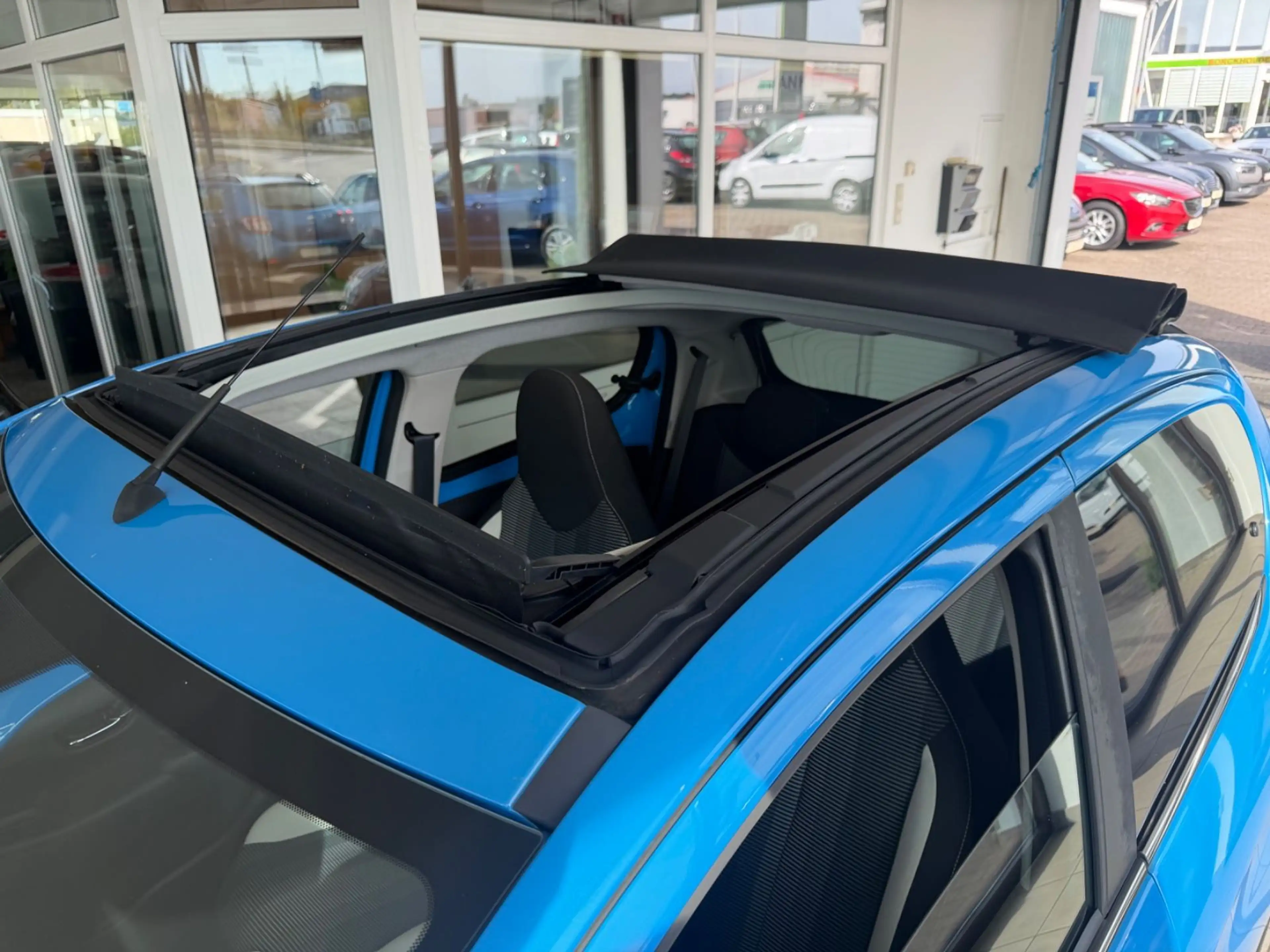 Peugeot 108 TOP Allure Scheckheft/Faltdach/ZR.Neu/Kamera — photo 11