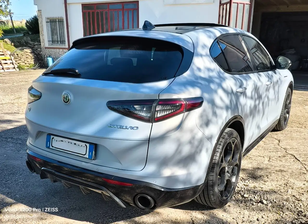 Alfa Romeo Stelvio 2023