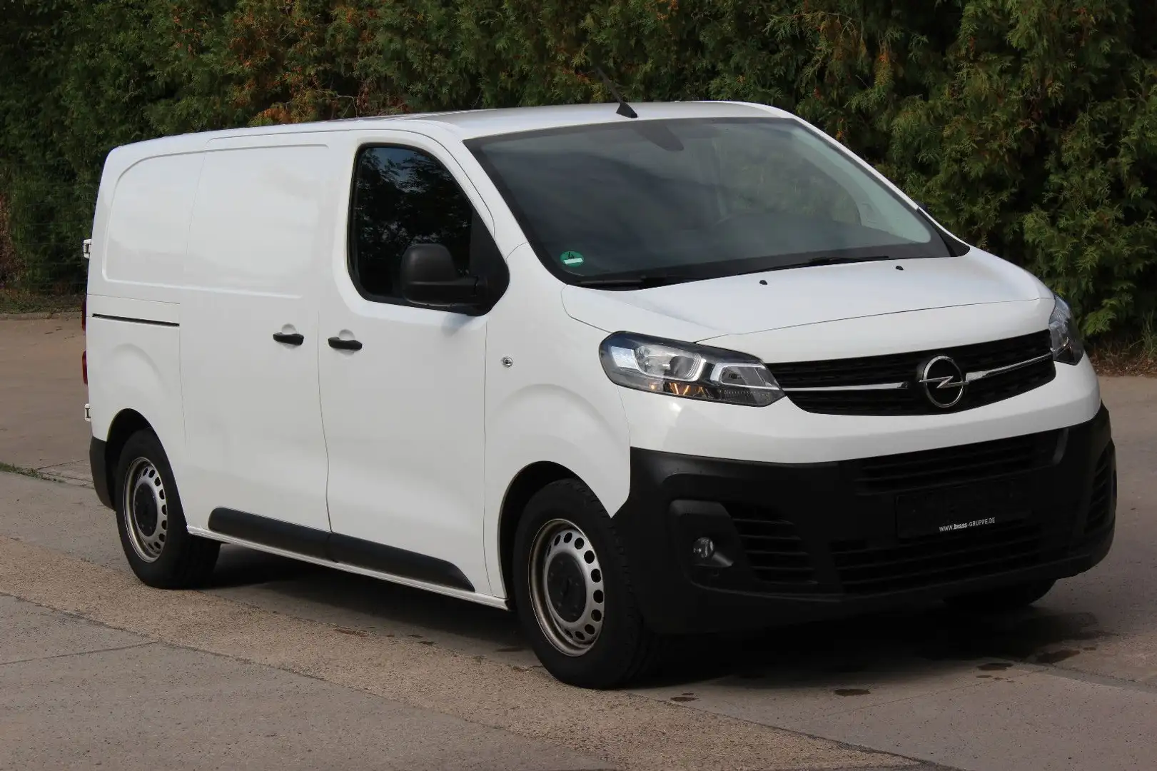 Opel Vivaro Kasten Edition M+Klima+AHK+PDC Weiß - 1