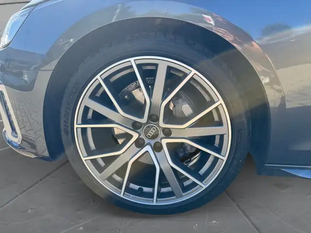 Audi A4 view 15