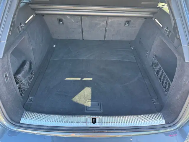 Audi A4 view 14