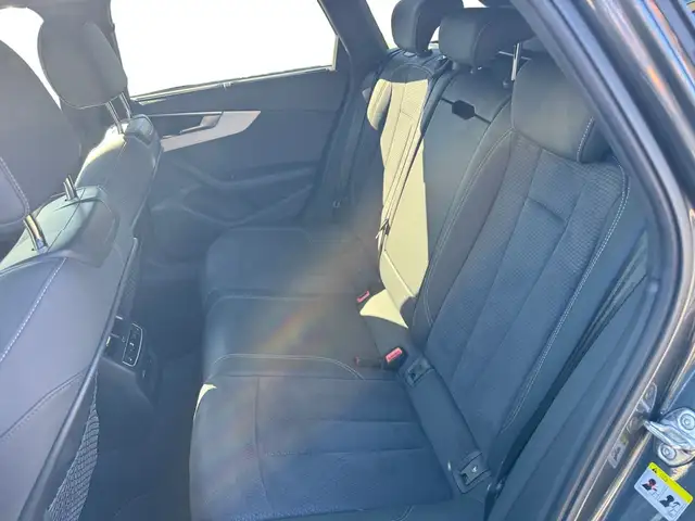 Audi A4 view 10