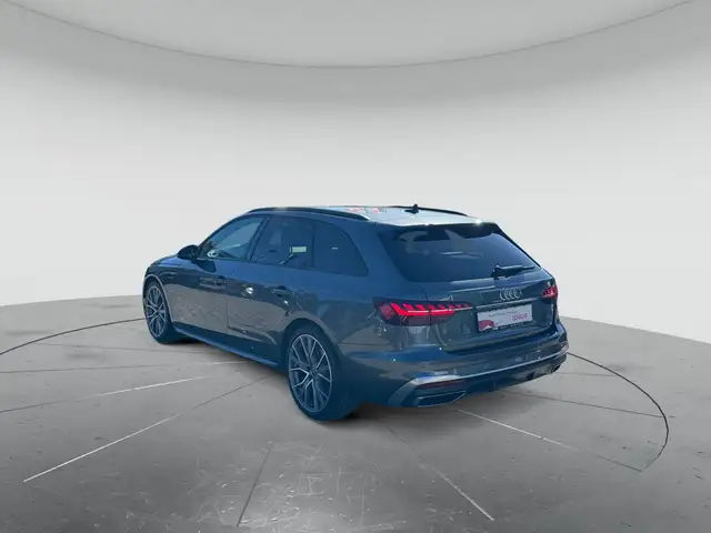 Audi A4 view 3