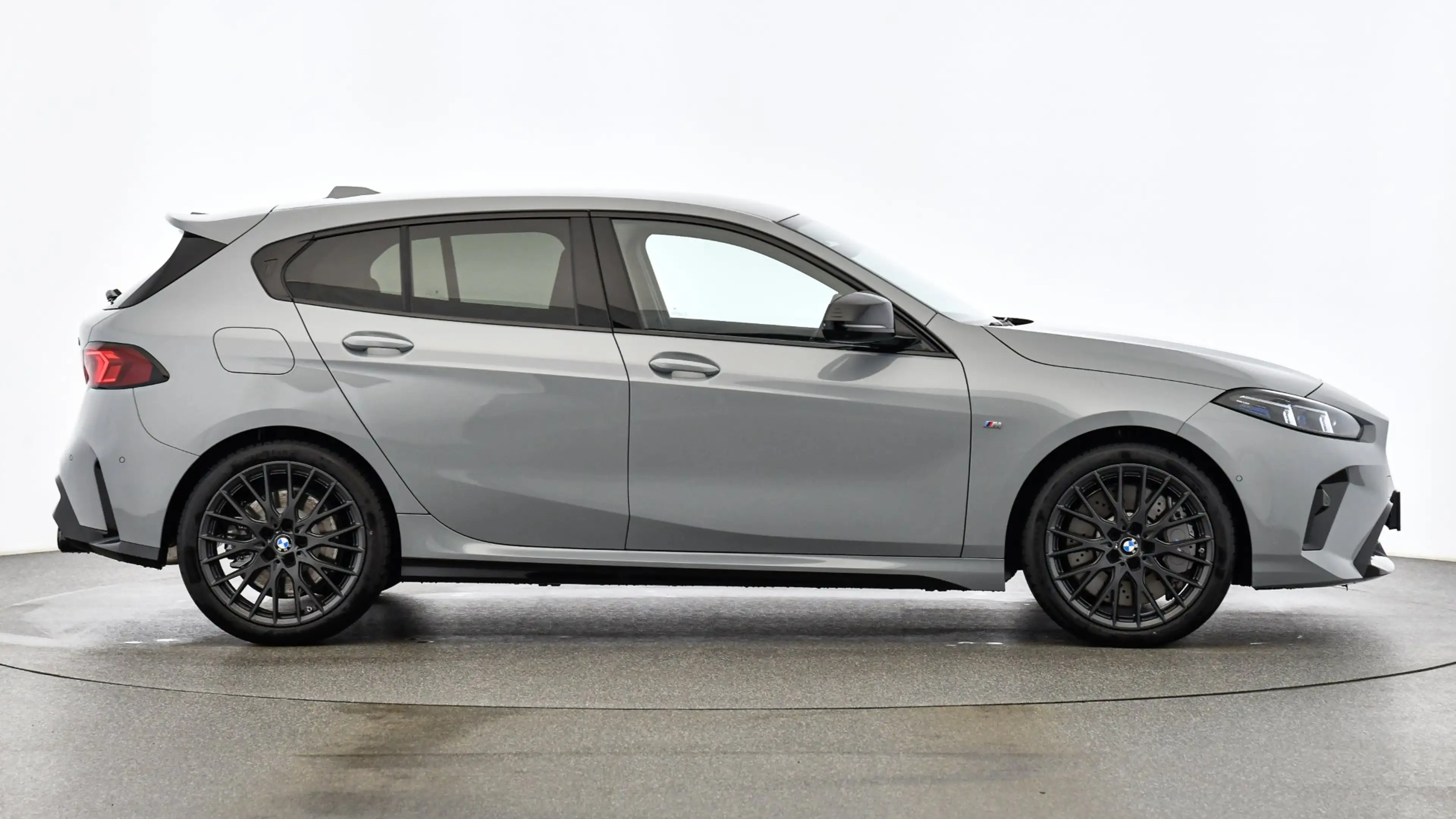 BMW 135 M135i xDrive — photo 8