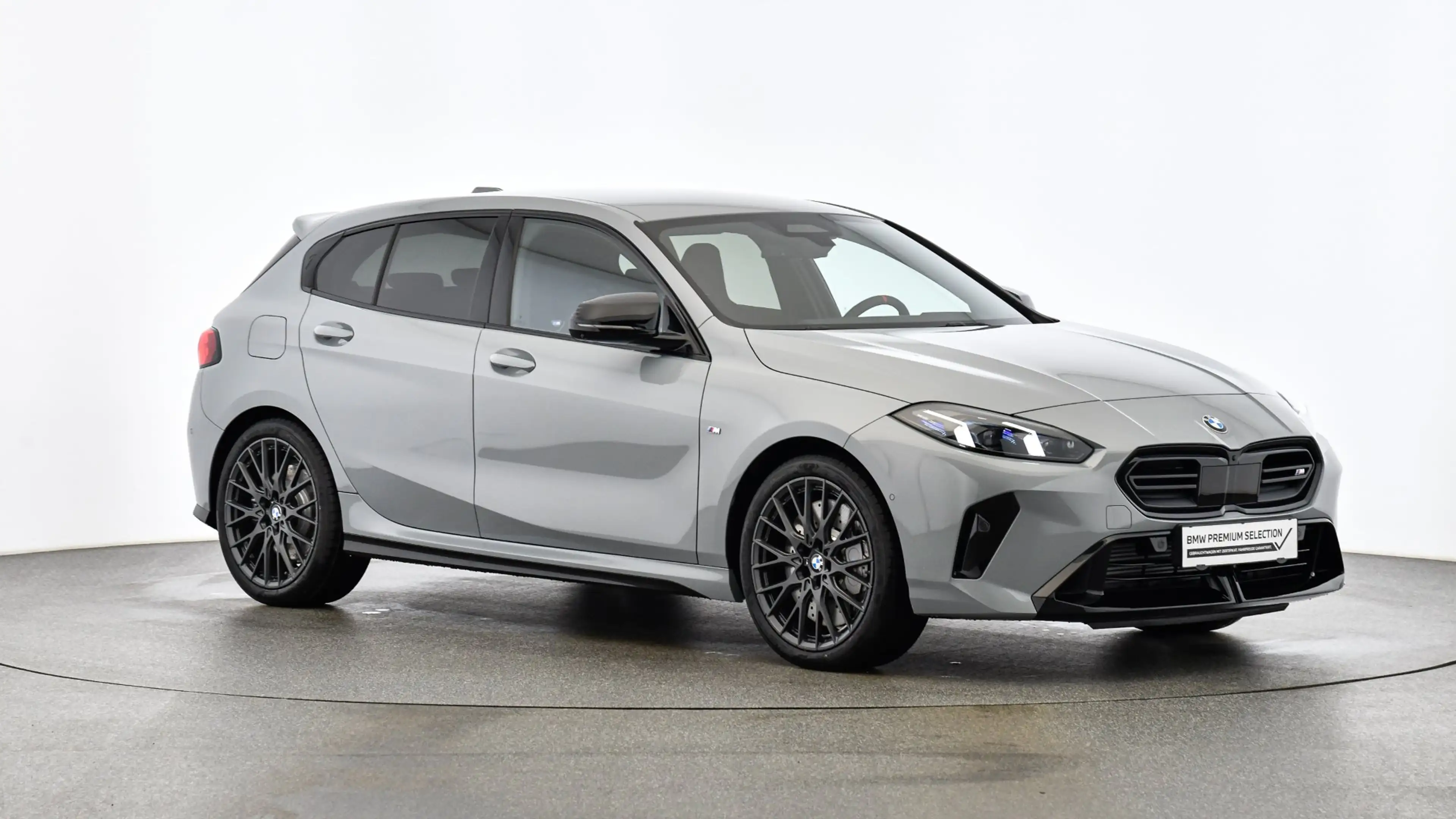 BMW 135 M135i xDrive — photo 7