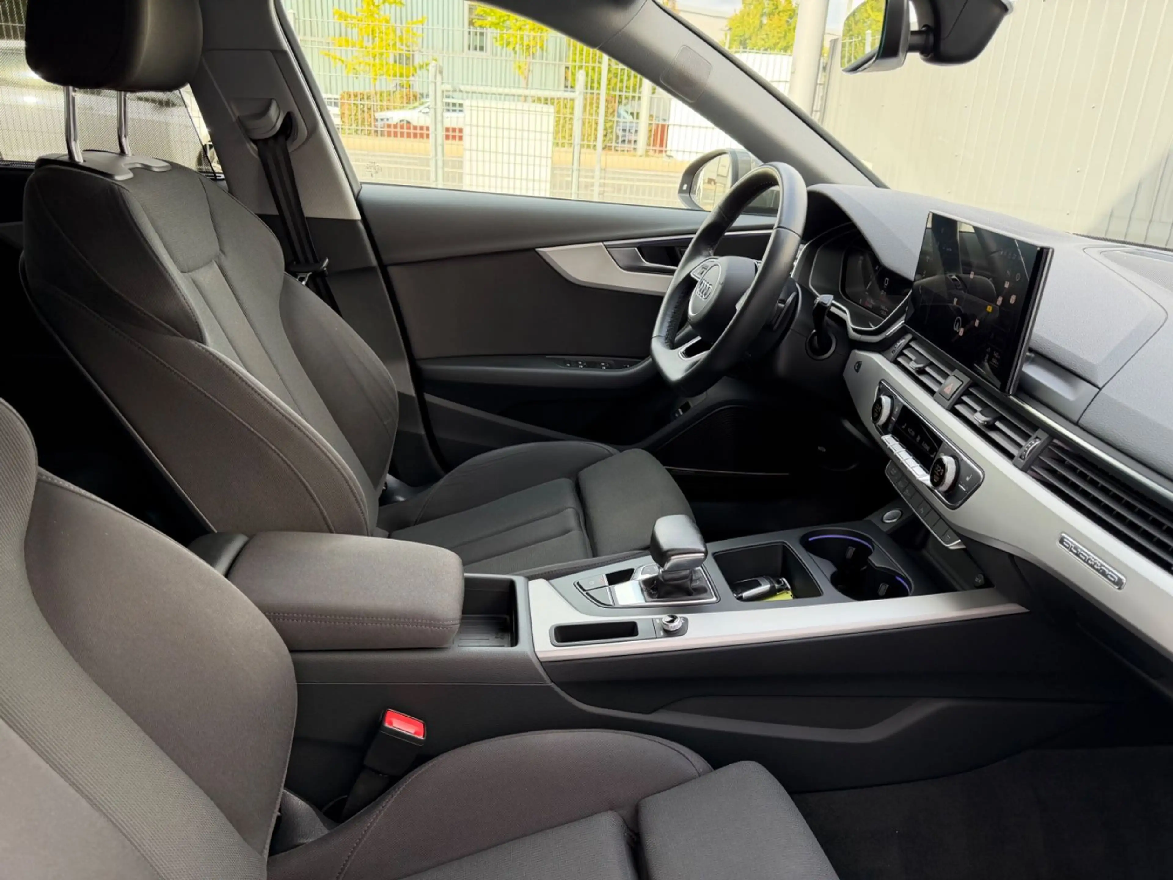 Audi A4 Avant 40 TDI q. S line*Pano*Matrix*B&O*SH — photo 13