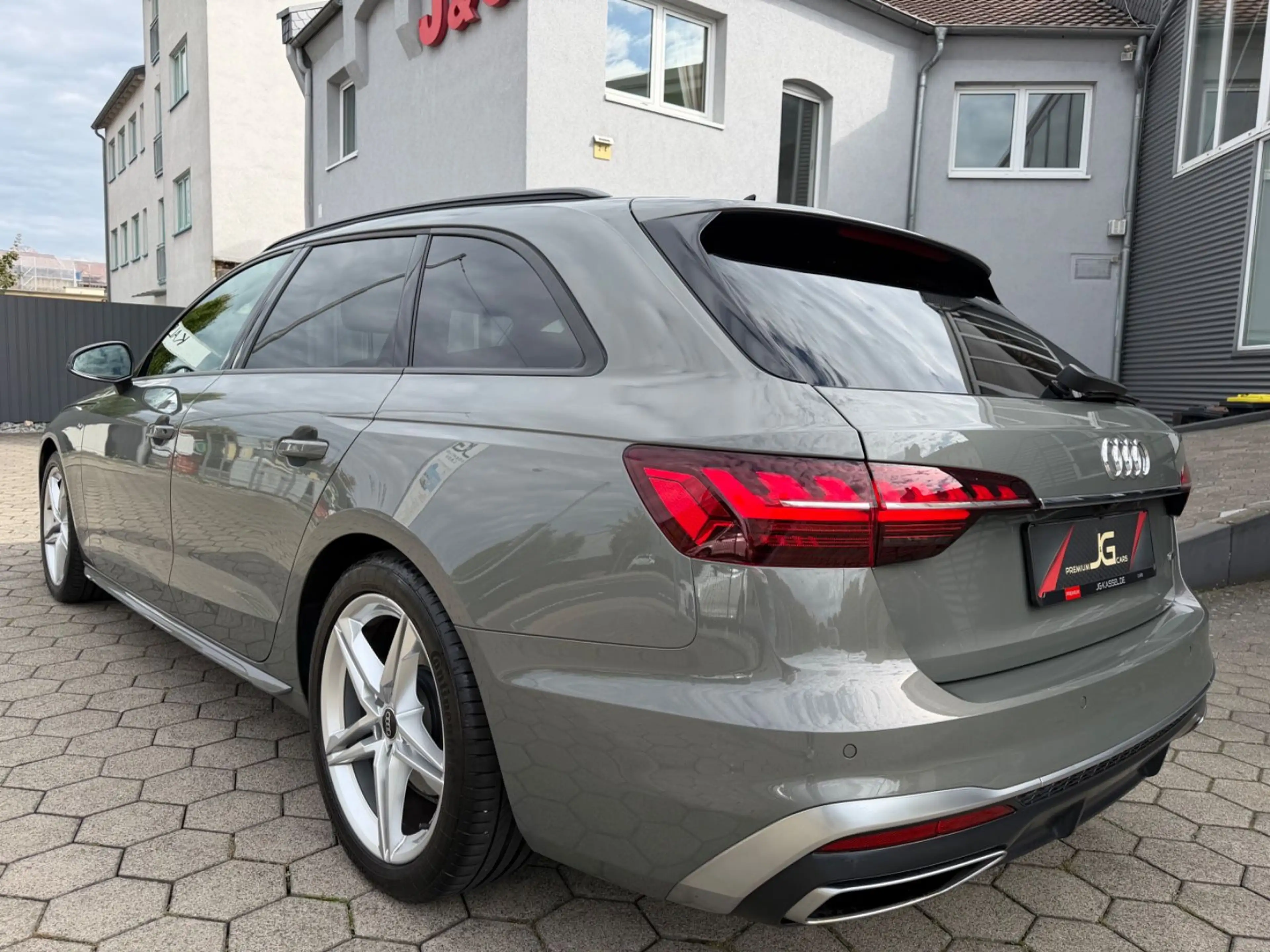 Audi A4 Avant 40 TDI q. S line*Pano*Matrix*B&O*SH — photo 4