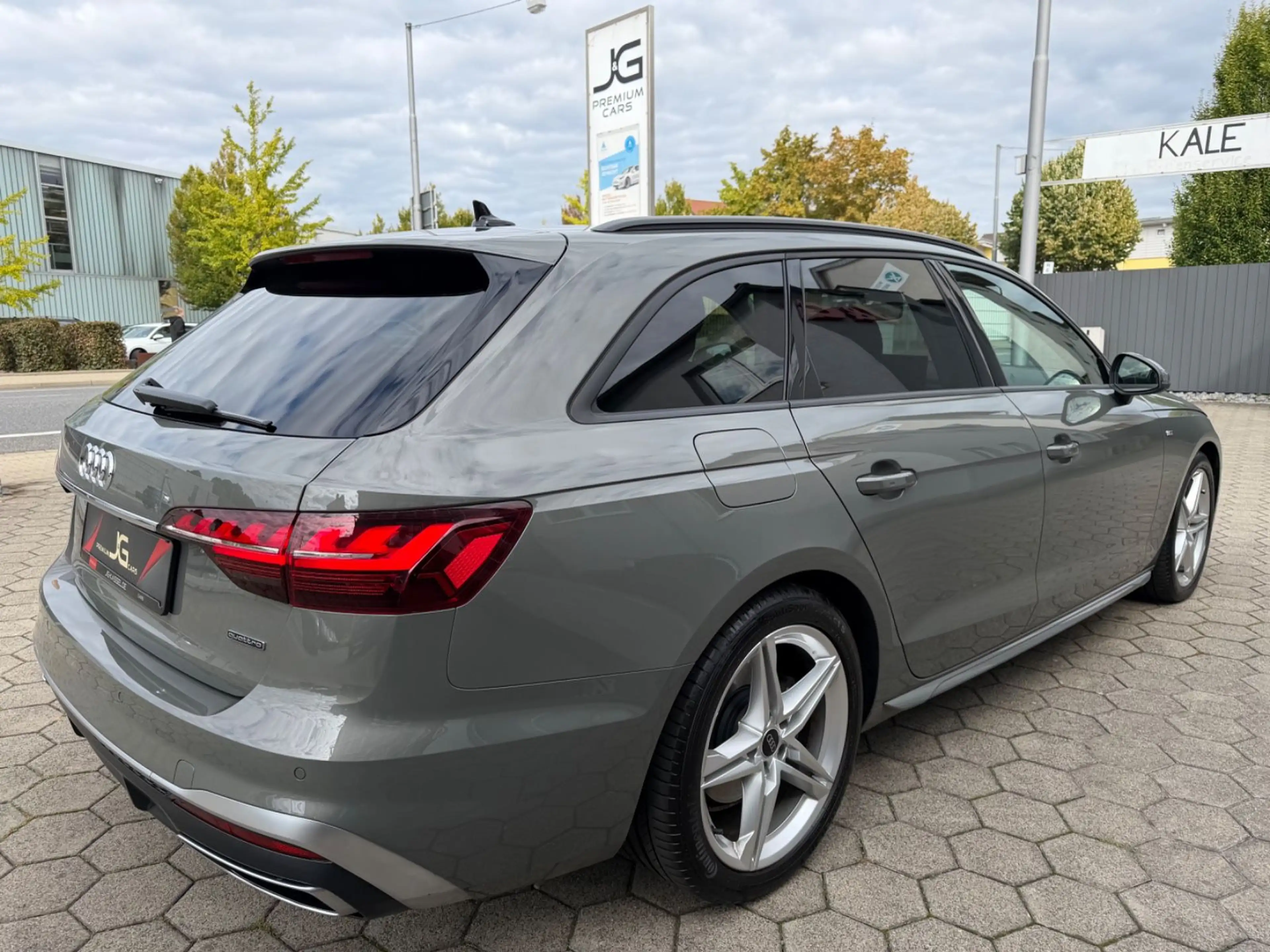 Audi A4 Avant 40 TDI q. S line*Pano*Matrix*B&O*SH — photo 3