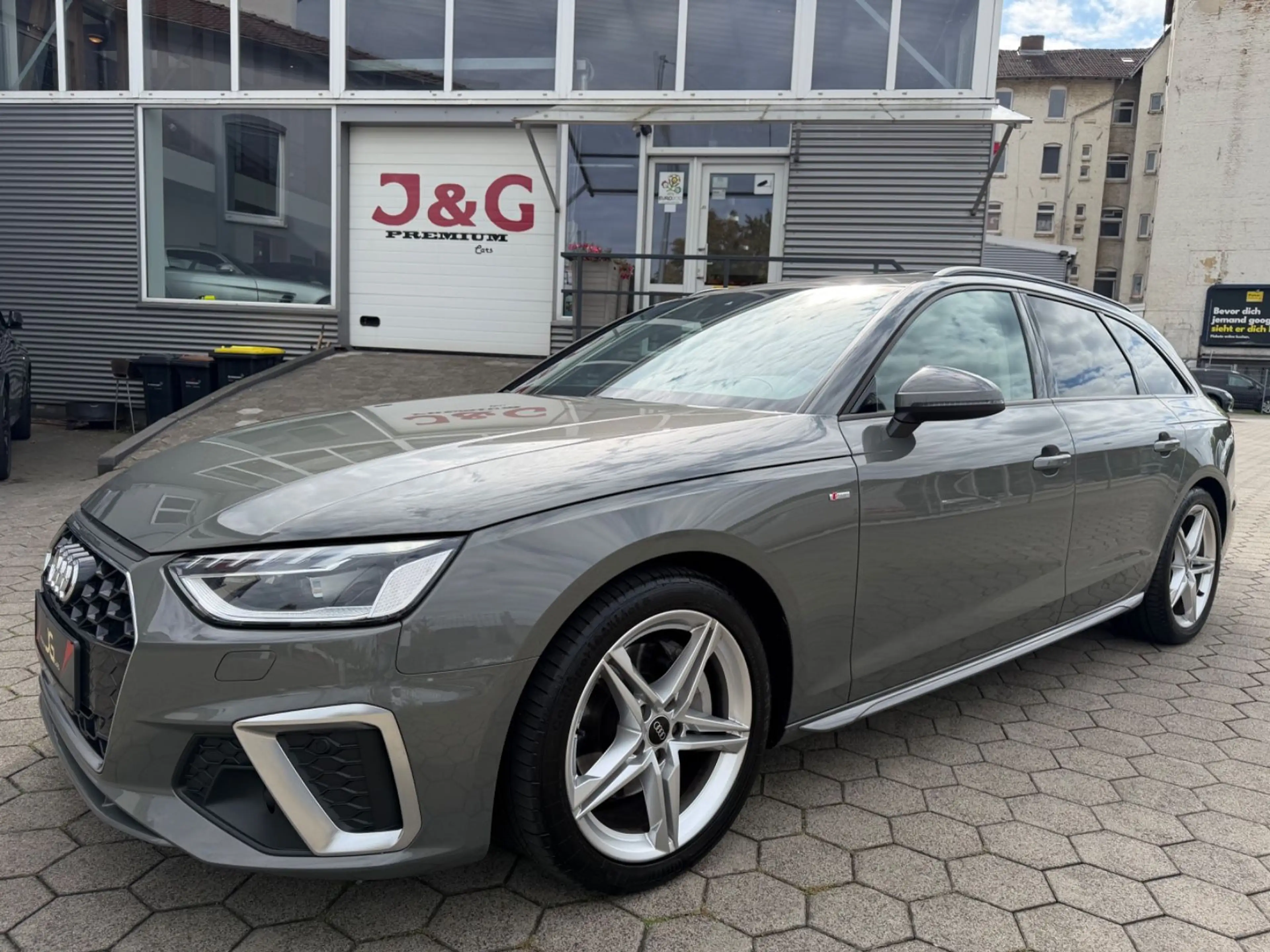 Audi A4 Avant 40 TDI q. S line*Pano*Matrix*B&O*SH
