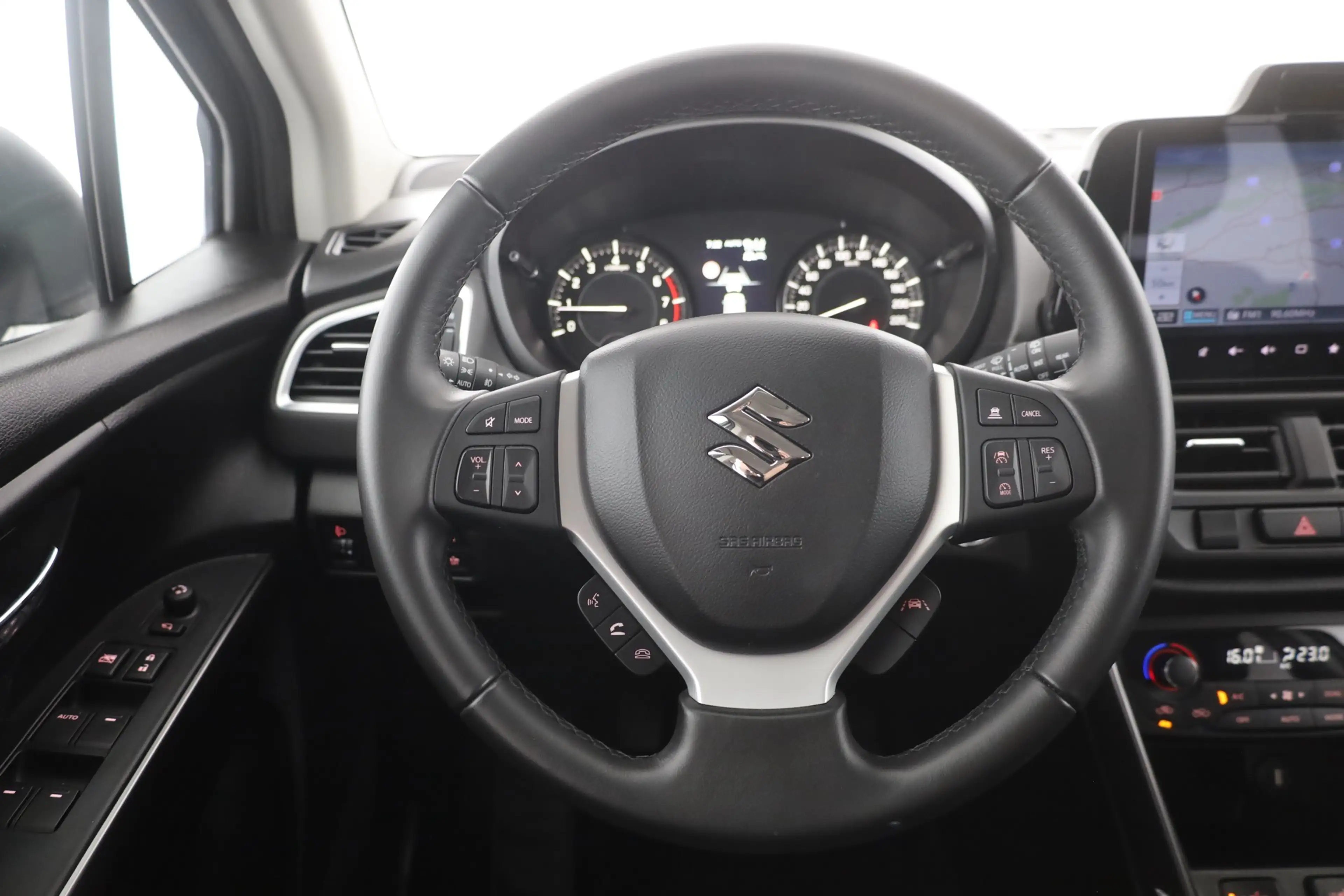 Suzuki SX4 S-Cross S-Cross 1.4 4WD LED ACC Navi Kamera Sitzheizung — photo 15