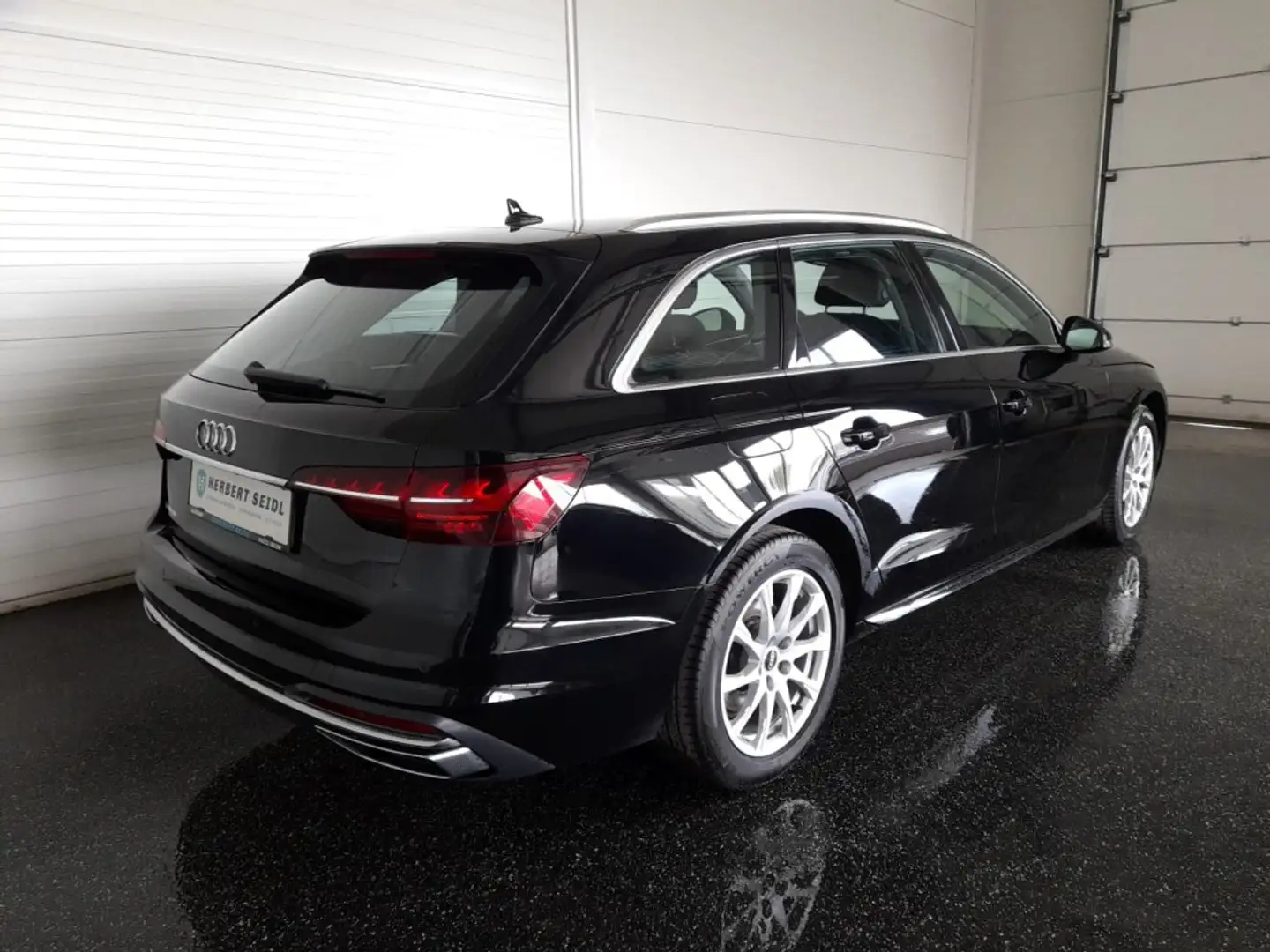 Audi A4 Avant ADVANCED 40 TDI S-tr Schwarz - 2