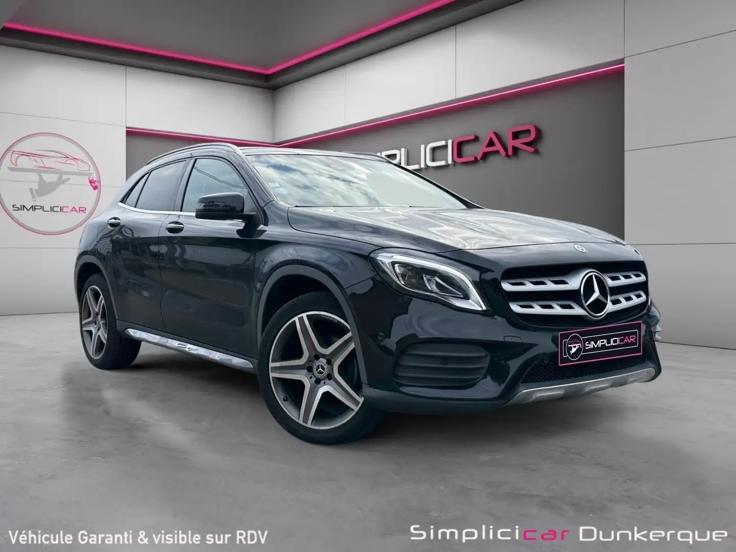 Mercedes-Benz GLA 200 GLA 200 7-G DCT Fascination Schwarz - 1