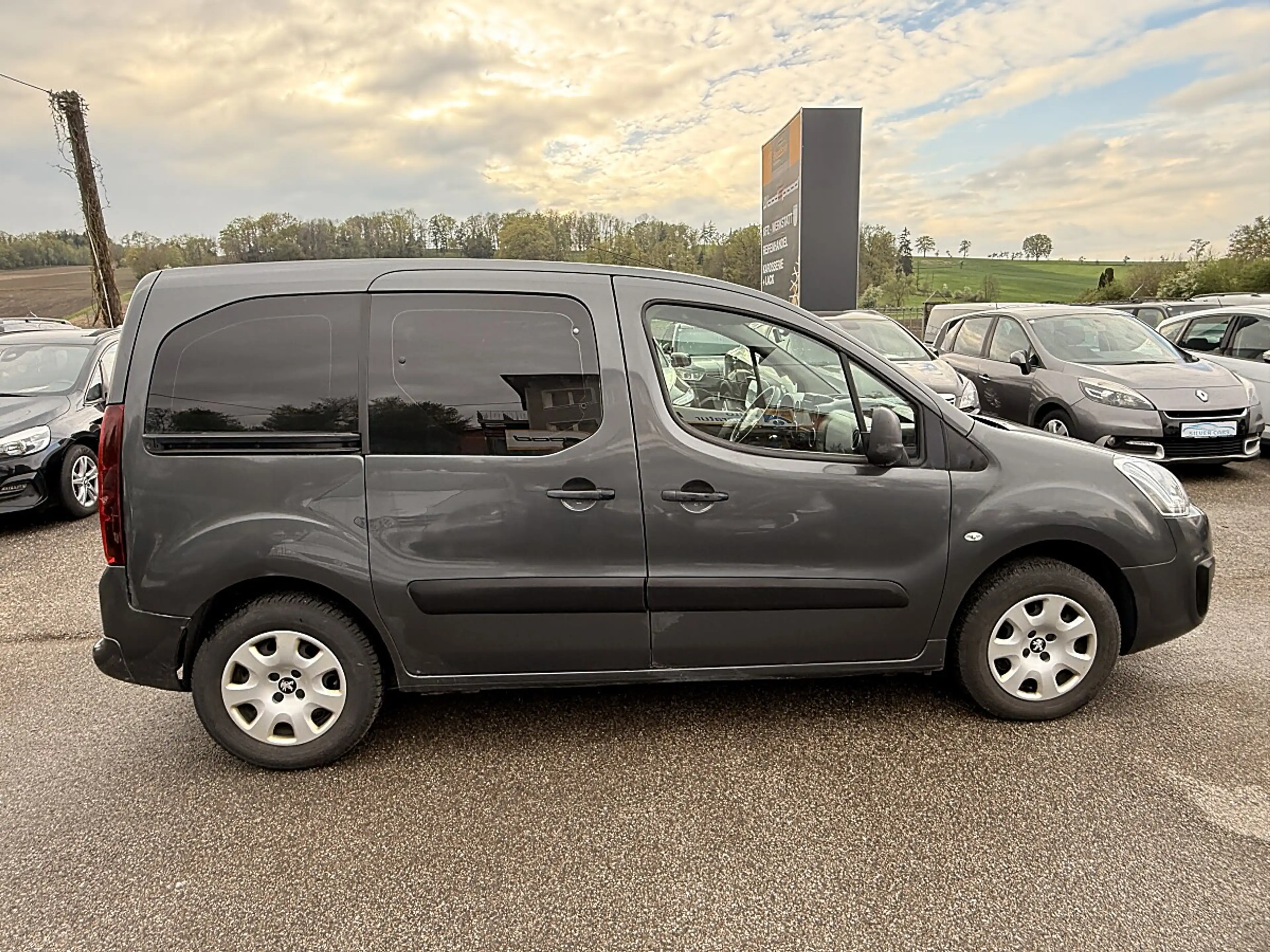 Peugeot Partner Tepee Active 1,6 BHDI 100 S&S — photo 8