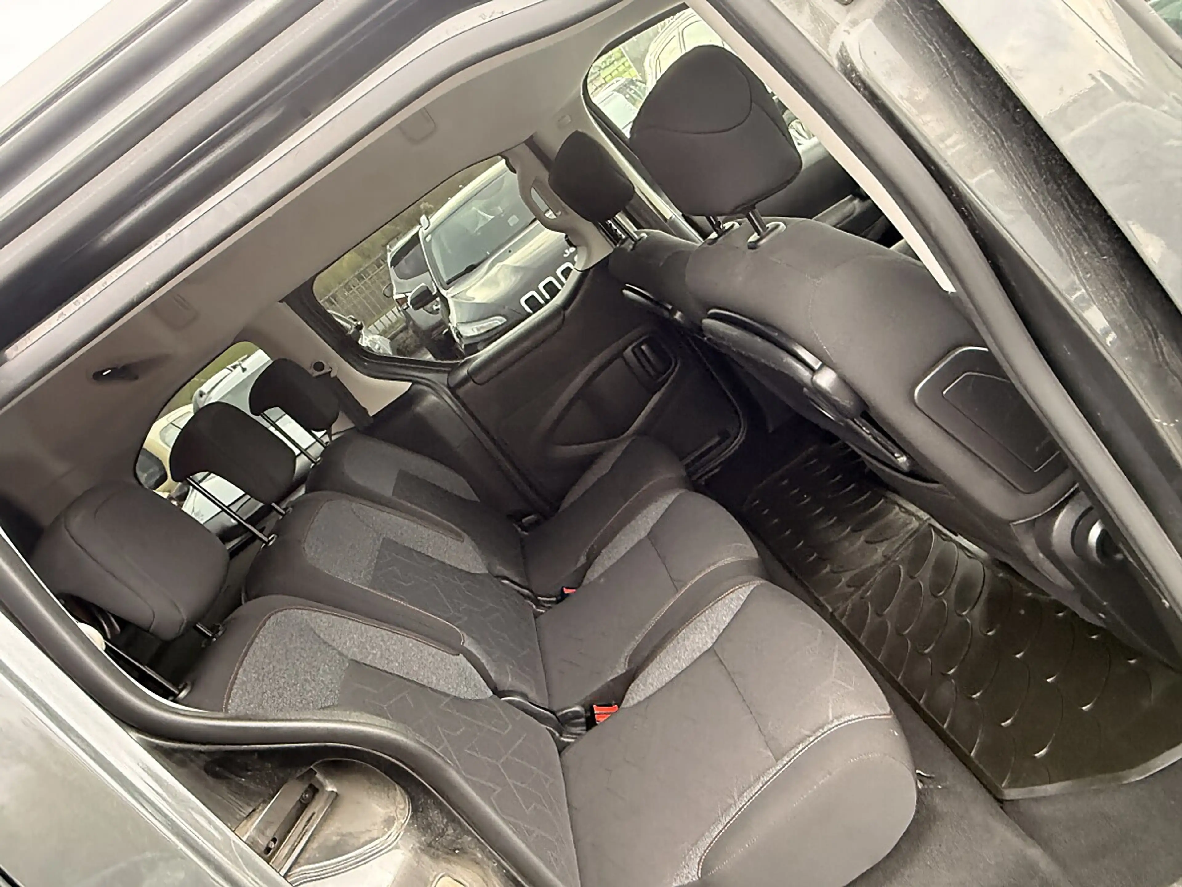 Peugeot Partner Tepee Active 1,6 BHDI 100 S&S — photo 12