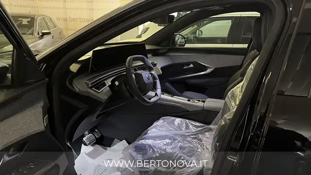 Peugeot 3008 view 3