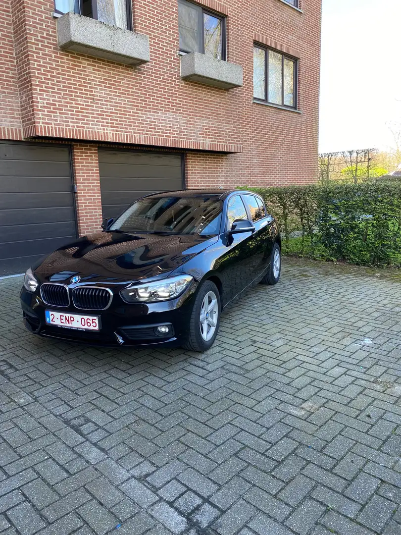 BMW 118 118i Urban Line Zwart - 2