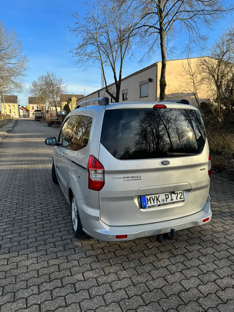 Ford Tourneo Courier 1.0 EcoBoost Sport Silber - 2
