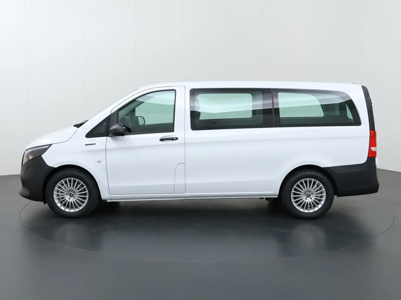 Mercedes-Benz Model not specified 2026