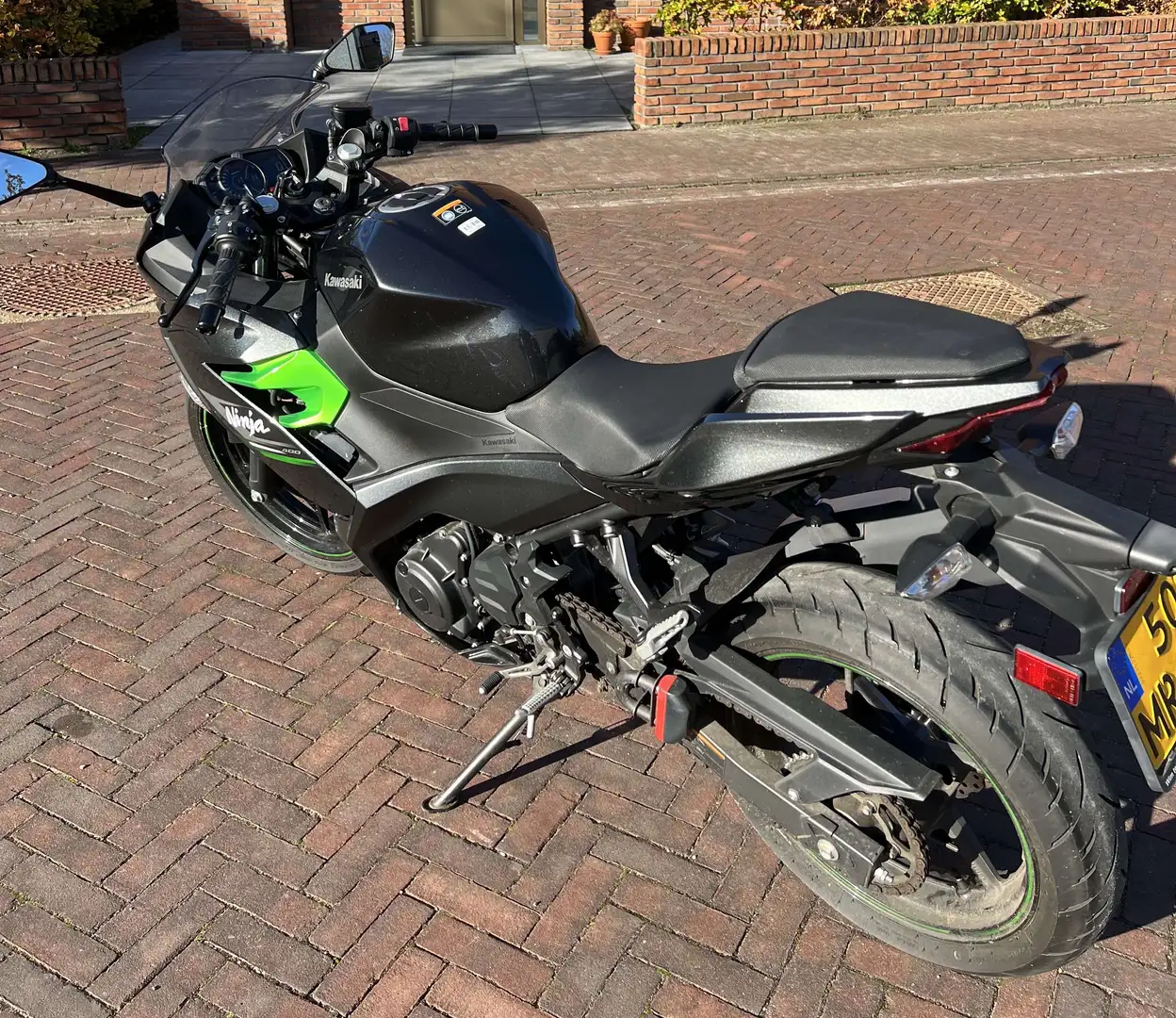 Kawasaki Ninja 400 Zwart - 2