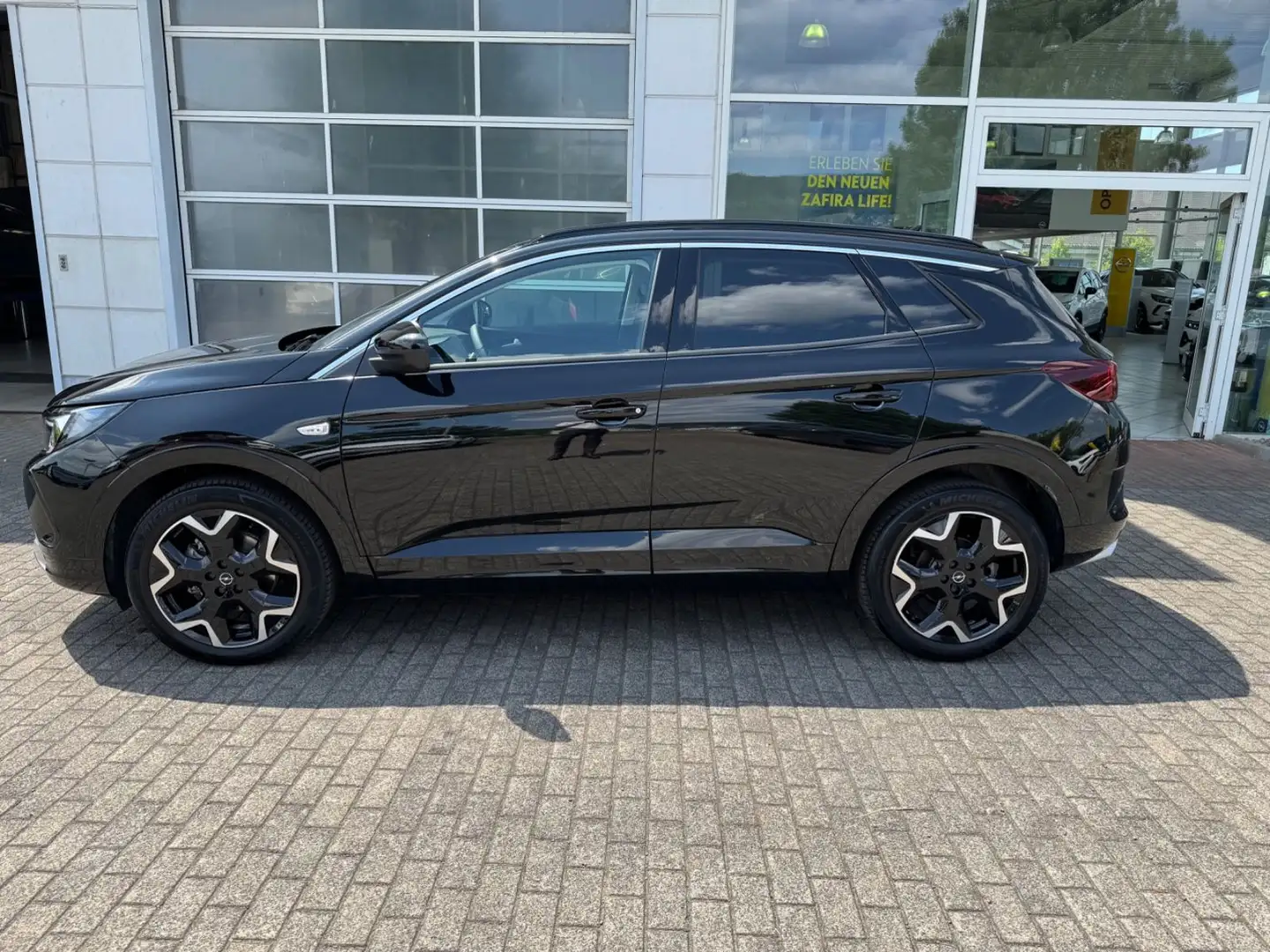 Opel Grandland X Ultimate Automatik Schwarz - 2