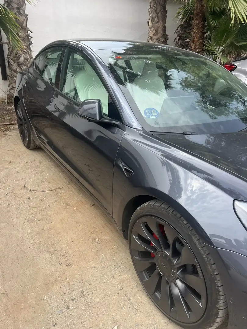 Tesla Model 3 Long-Range Dual Motor Performance AWD - 1