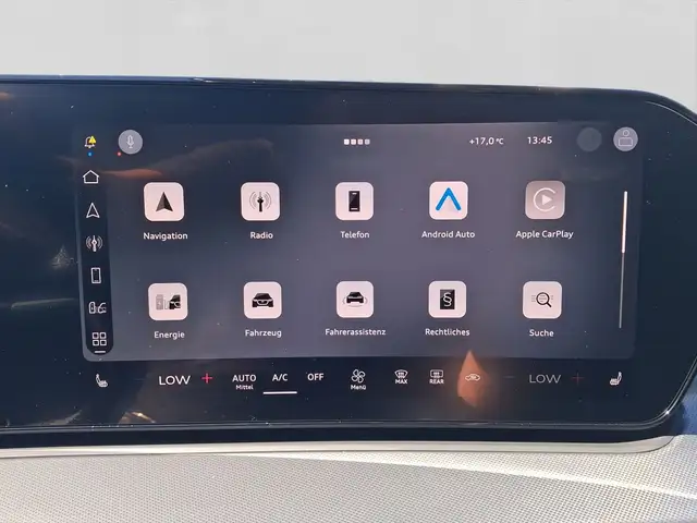 Audi Q3 view 12