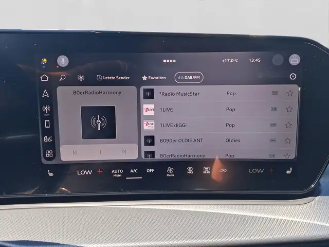 Audi Q3 view 13