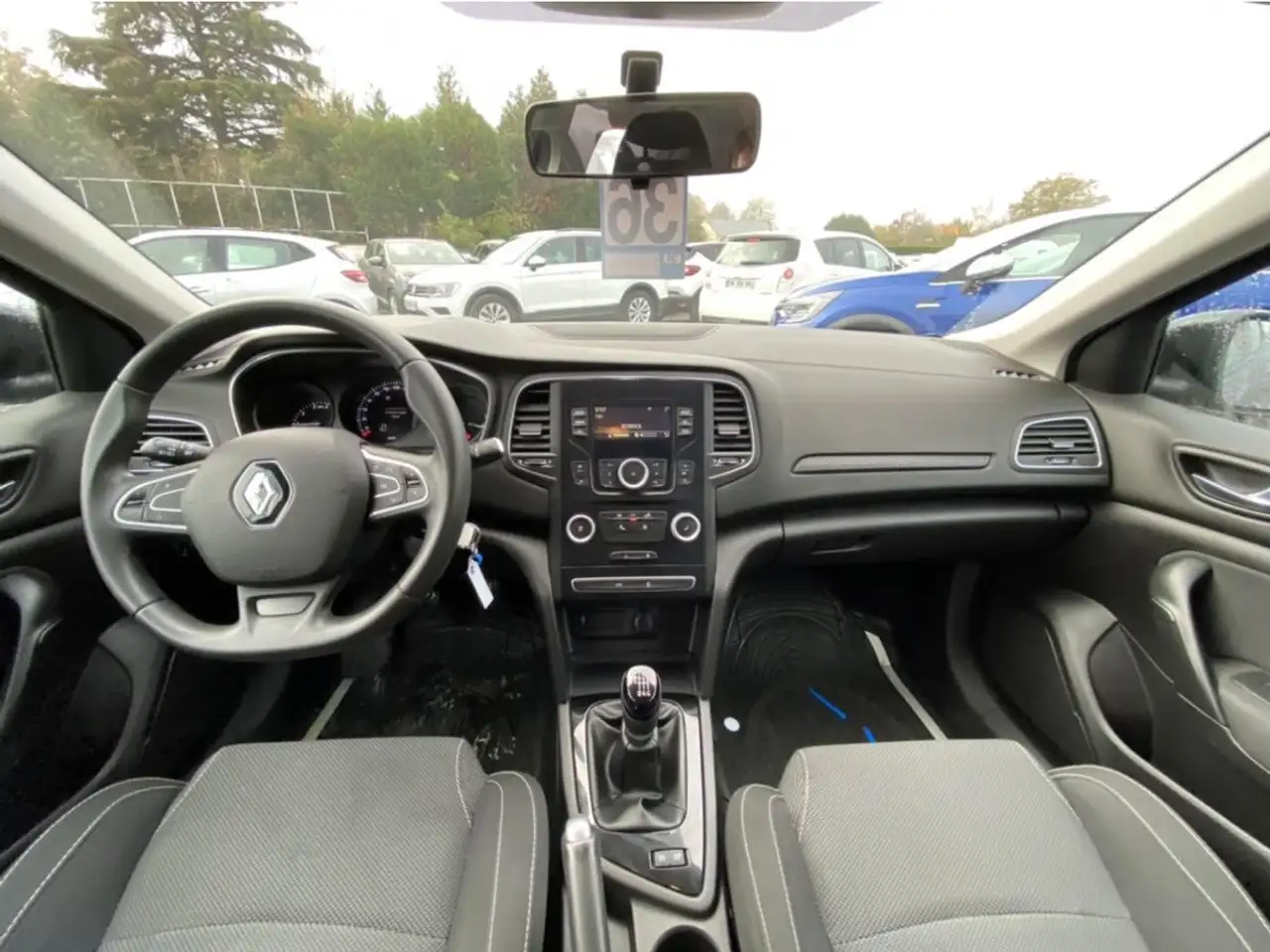 Renault Megane Citadine 5 portes — photo 6
