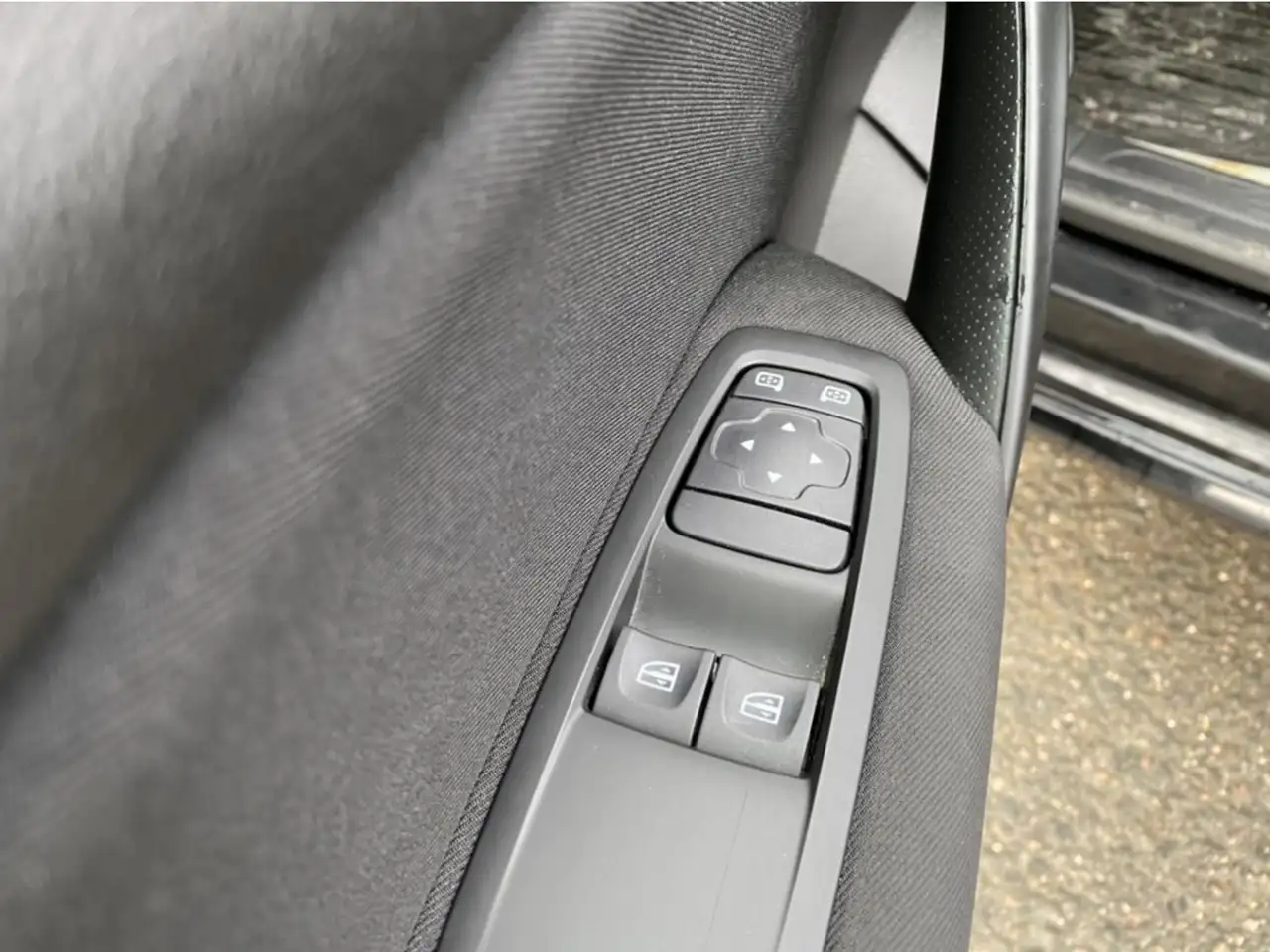 Renault Megane Citadine 5 portes — photo 28