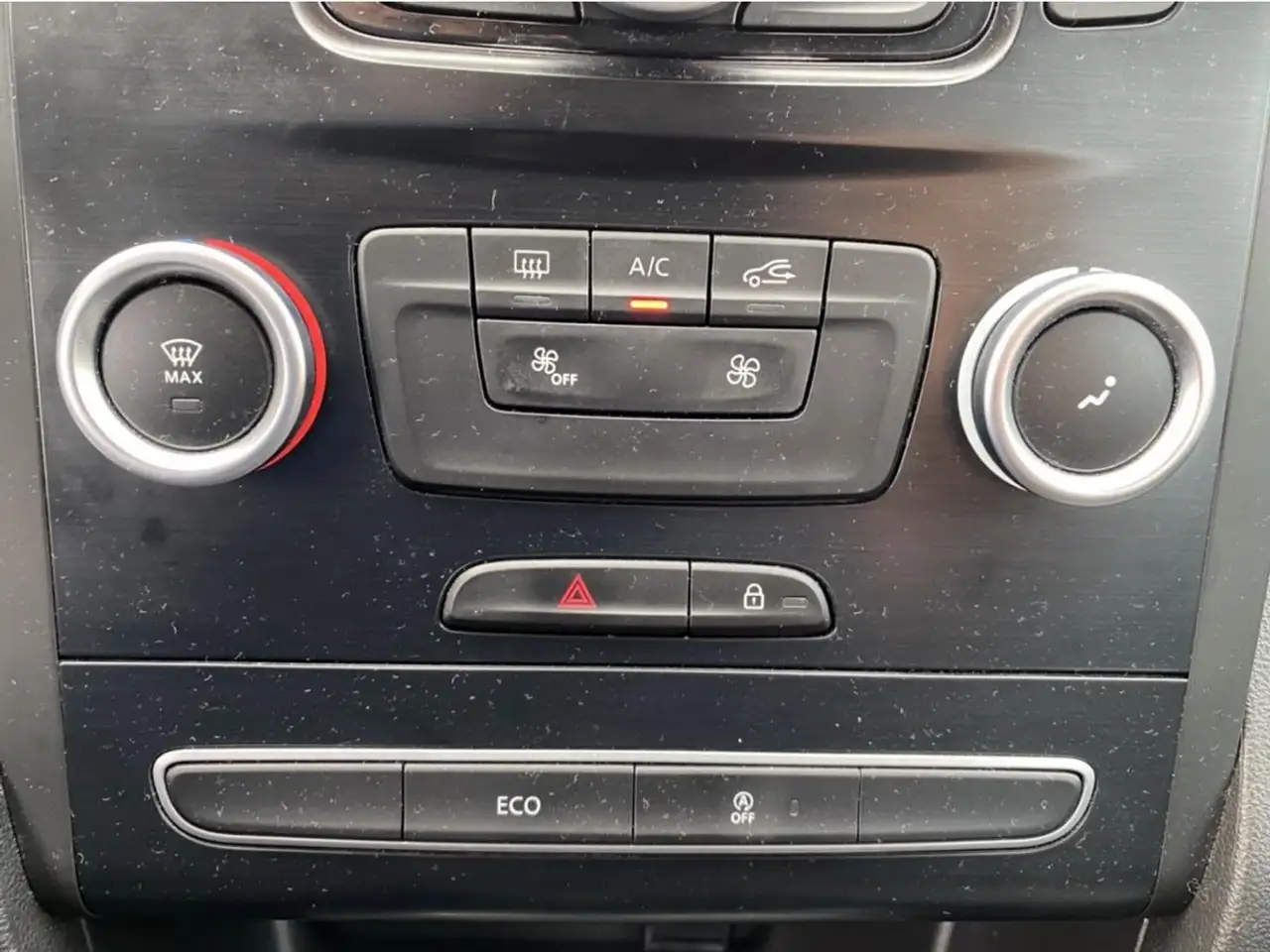 Renault Megane Citadine 5 portes — photo 20