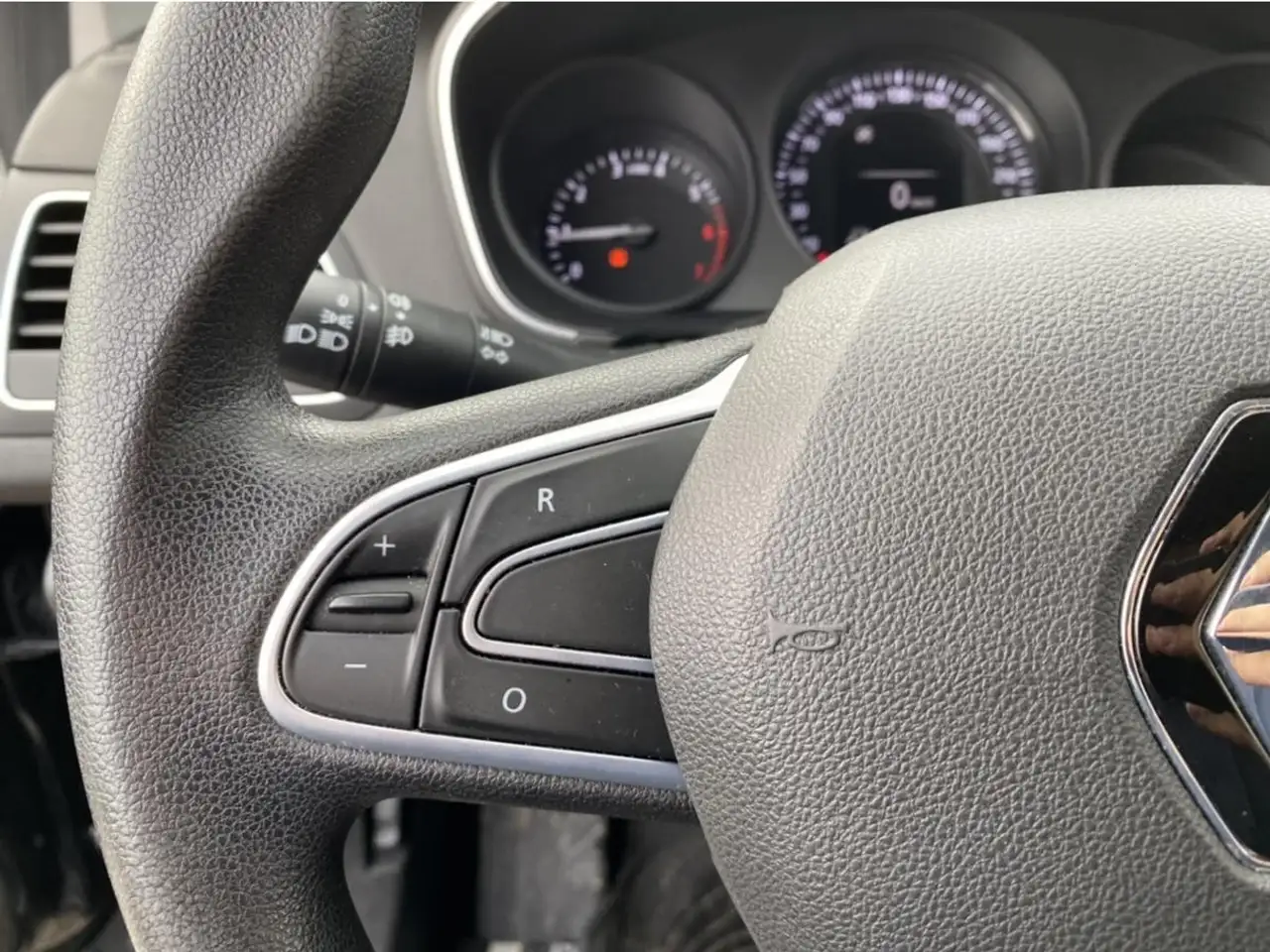 Renault Megane Citadine 5 portes — photo 24