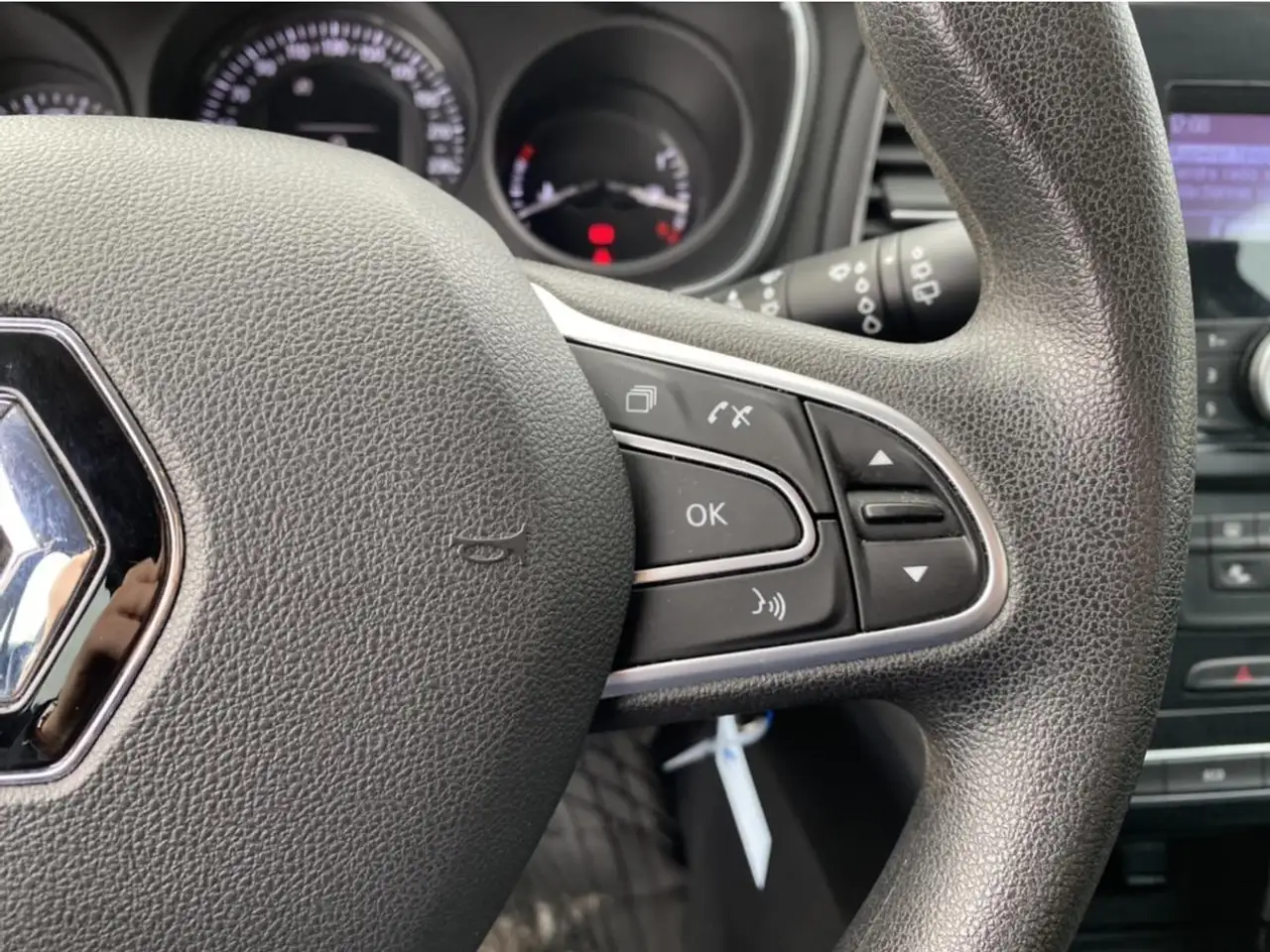 Renault Megane Citadine 5 portes — photo 25