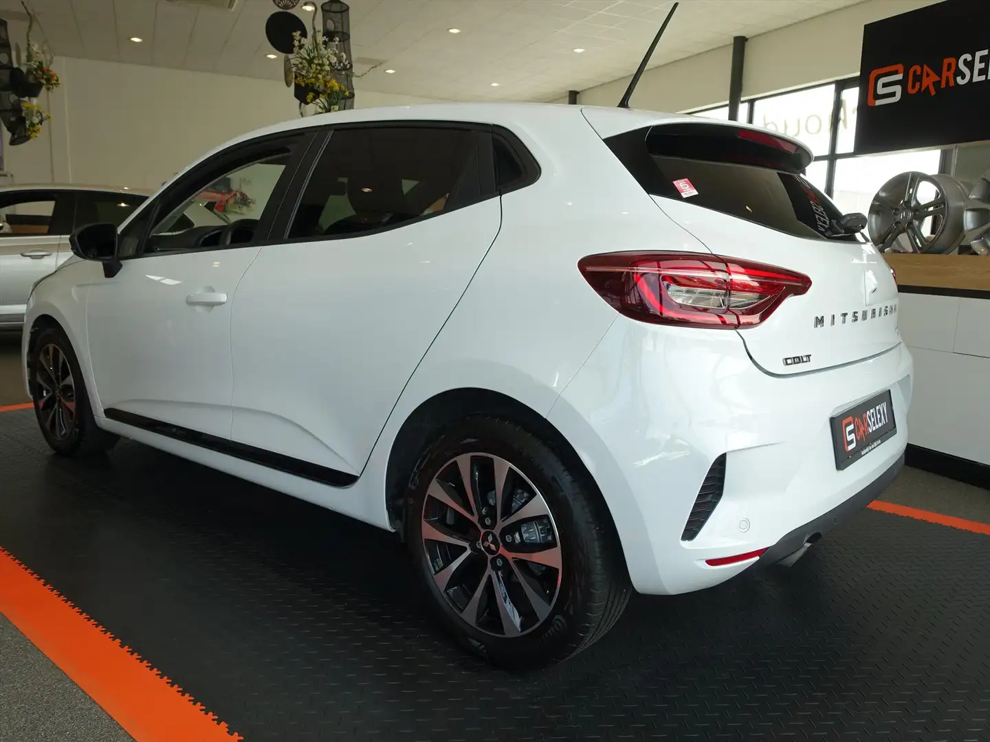 Mitsubishi Colt 1.0 MPI-T 90pk Intense Blanc - 2