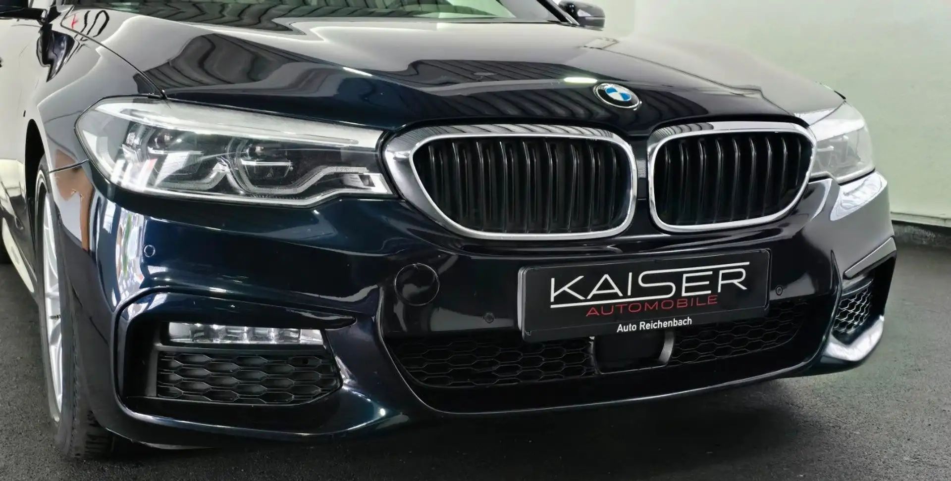 BMW 520 d *M-SPORTPAKET*PANO*ABSTAND*MEMORY*KAMERA*L Schwarz - 2