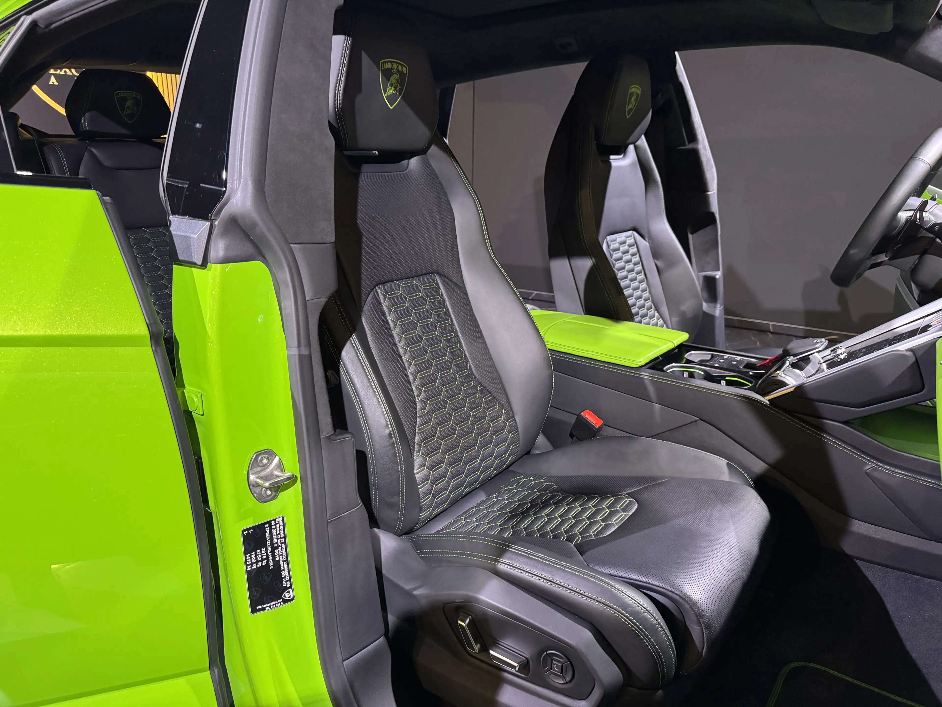 Lamborghini Urus Garantie 06 27*Service neu*23Zoll*B&O*Pano — photo 13