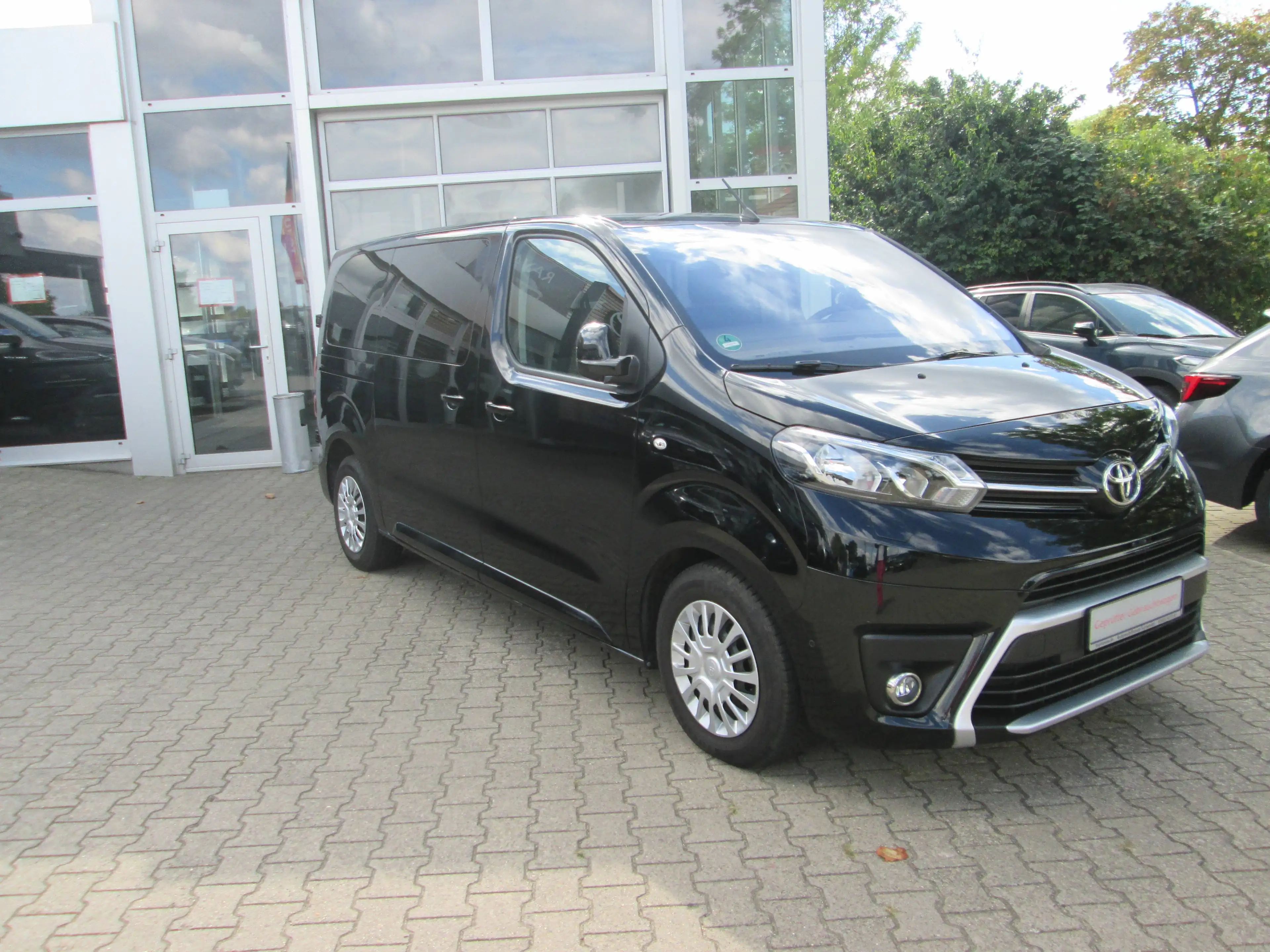 Toyota Proace D-4D 1,5-l-D-4D L1 (9-Si.) Verso Shuttle — photo 3