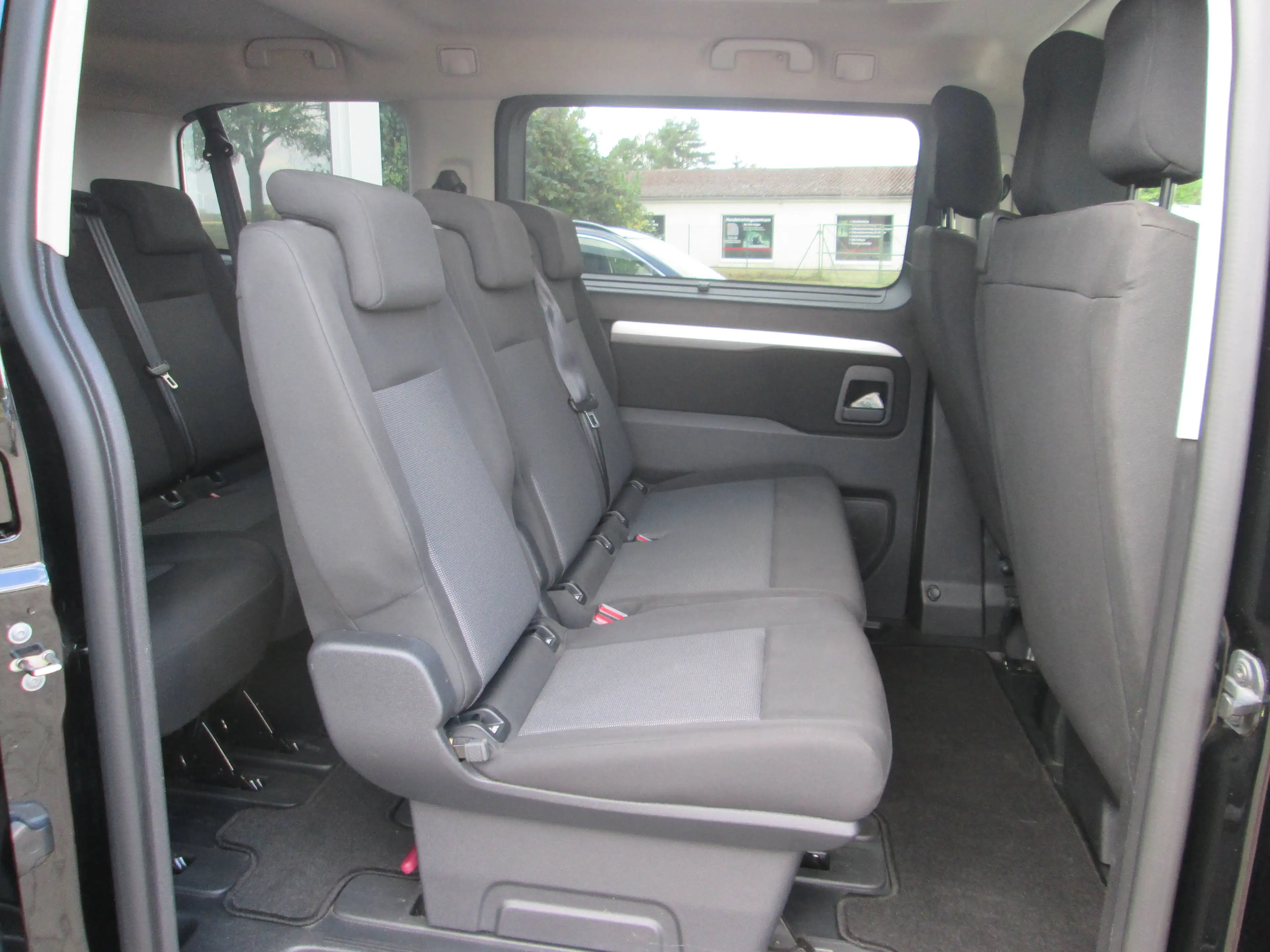 Toyota Proace D-4D 1,5-l-D-4D L1 (9-Si.) Verso Shuttle — photo 13