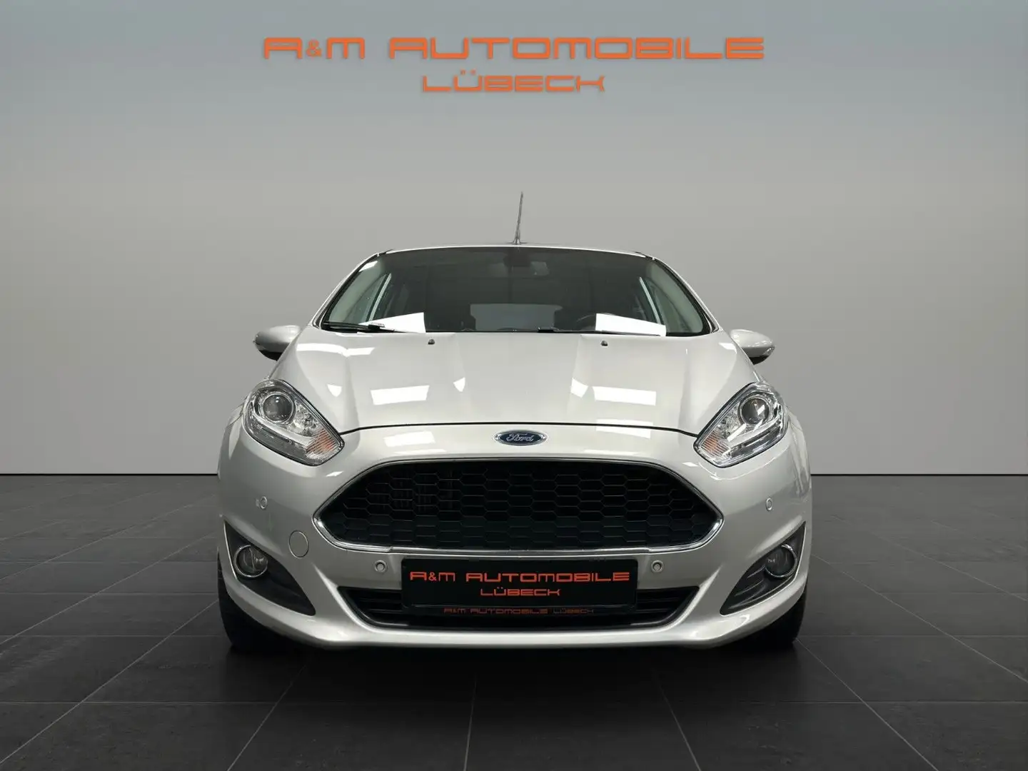 Ford Fiesta Titanium TÜV/SERVICE NEU ! GARANTIE ! Silber - 2