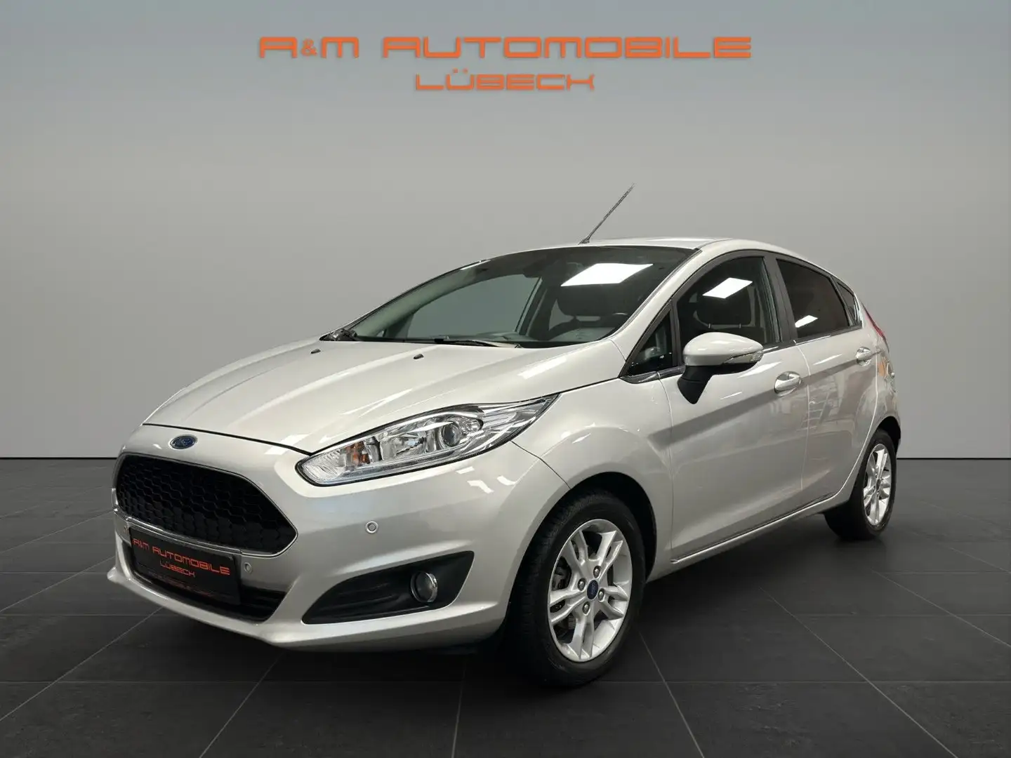 Ford Fiesta Titanium TÜV/SERVICE NEU ! GARANTIE ! Silber - 1
