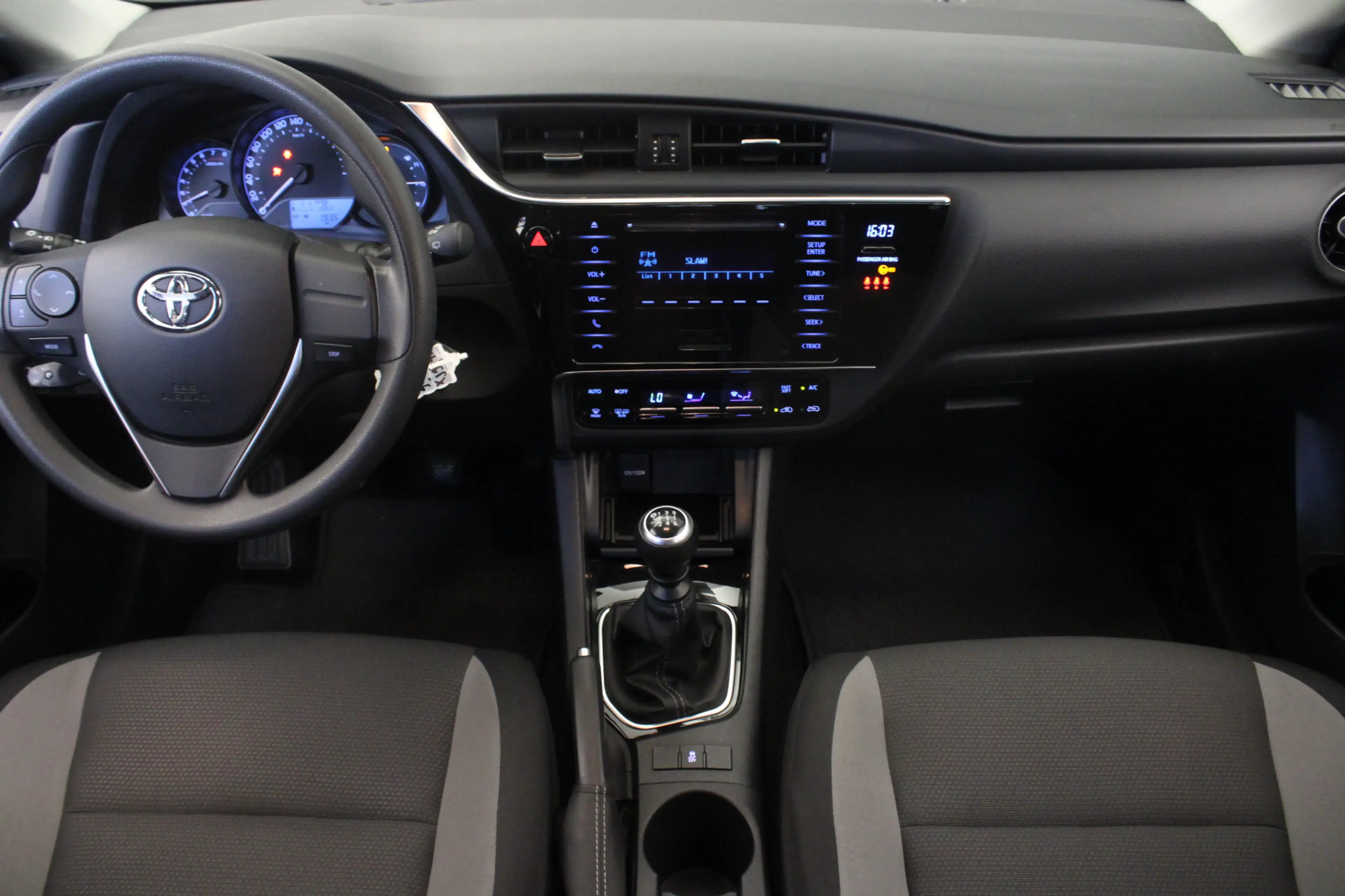 Toyota Auris 1.3 Aspiration — photo 8